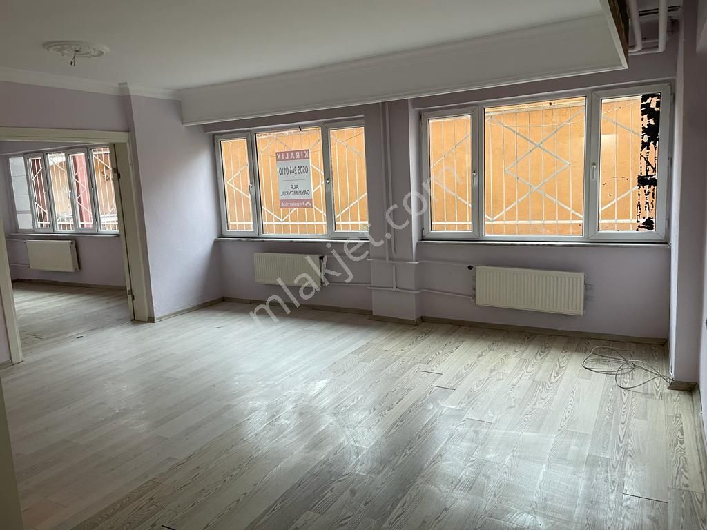 Atatürk İlkokulu Yanında Doğalgazlı Bahçe Katı Kiralık Daire