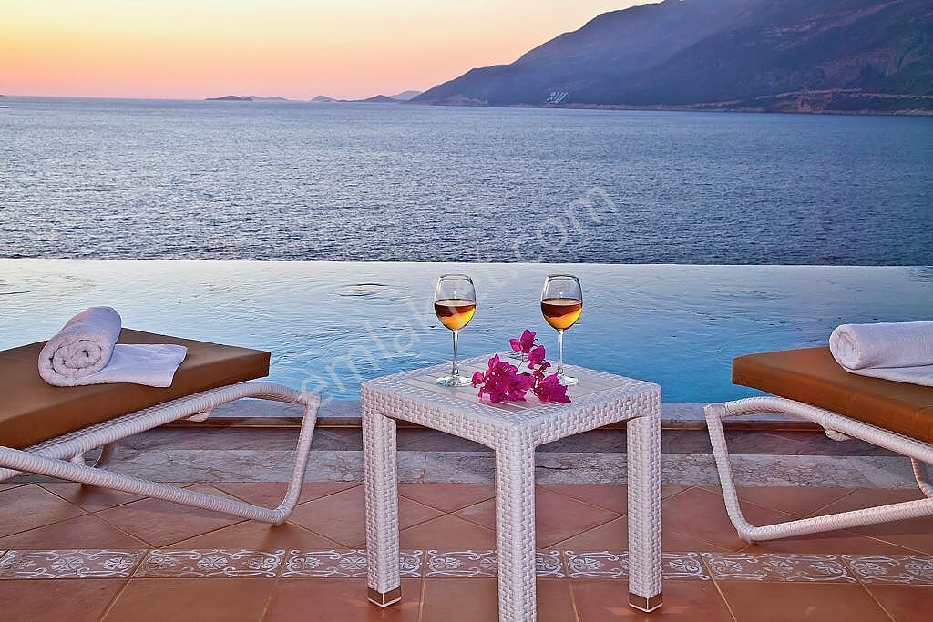 Antalya Kaş’ta 4+1 Villa Ve 1 Adet 2+1, 2 Adet 1+1 Daire - Görsel 3