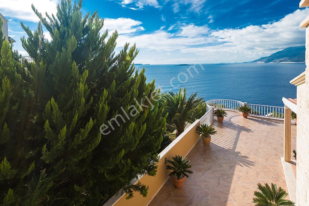Antalya Kaş’ta 4+1 Villa Ve 1 Adet 2+1, 2 Adet 1+1 Daire - Görsel 11
