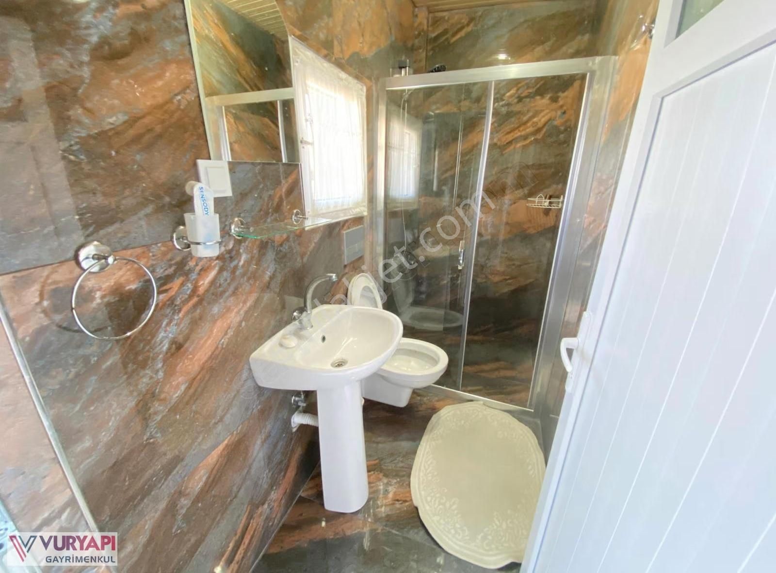 Denize Çok Yakın Kiralık 6+1 Eşyalı Ve Müstakil Havuzlu Villa - Görsel 12