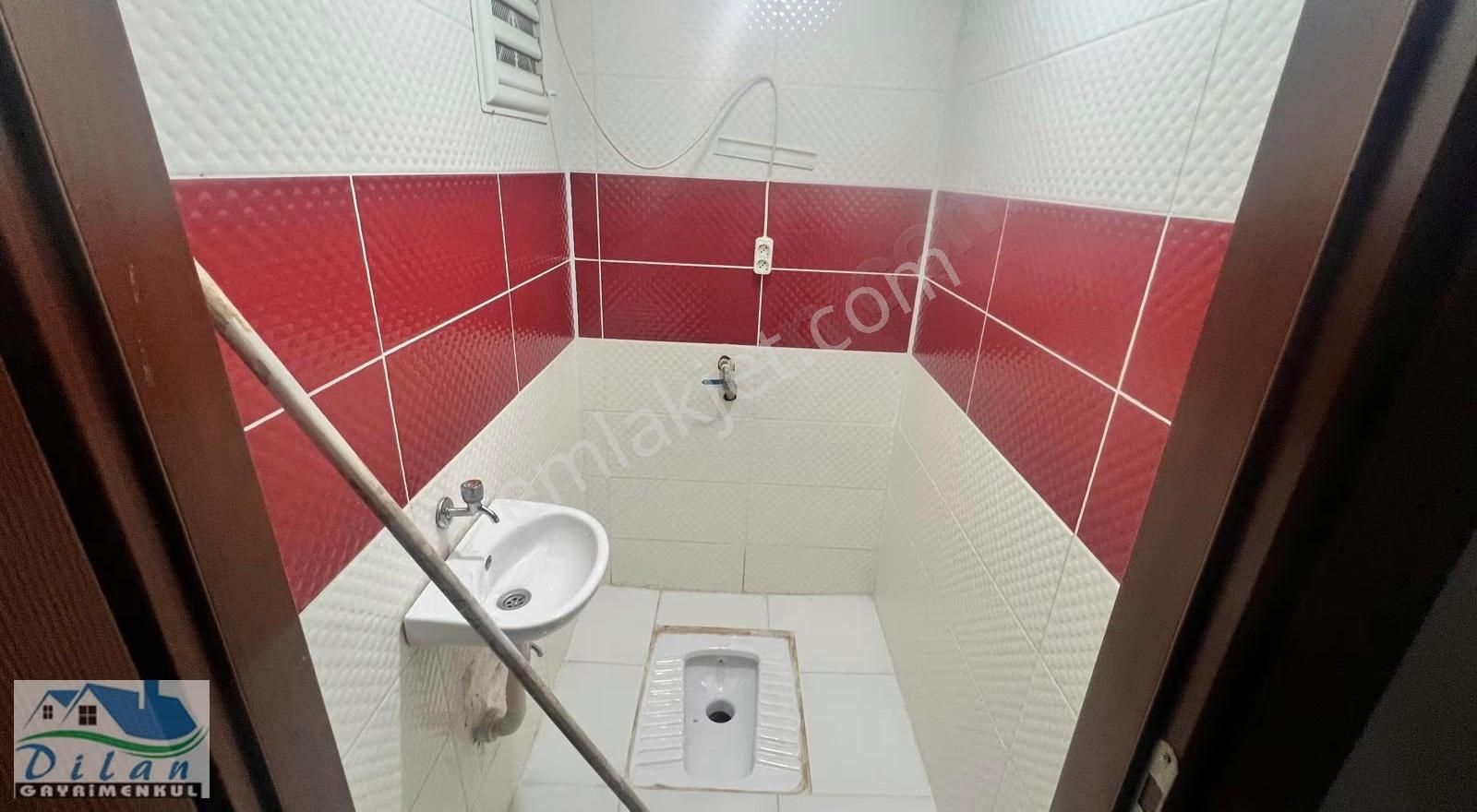 Dilan Gyo'dan Kiralık 2+1 Aile Apartmanı Metrobüse Yakın - Görsel 3