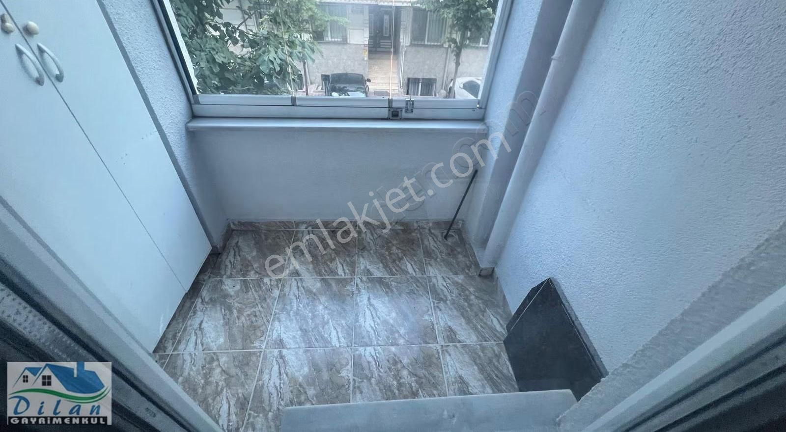 Dilan Gyo'dan Kiralık 2+1 Aile Apartmanı Metrobüse Yakın - Görsel 7