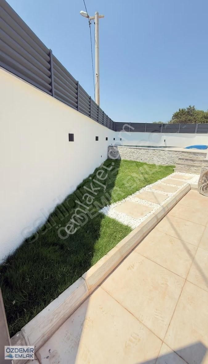 Özdemir Emlaktan Bahçecikte Satılık 2+1 Özel Havuzlu Evli Bahçe - Görsel 7