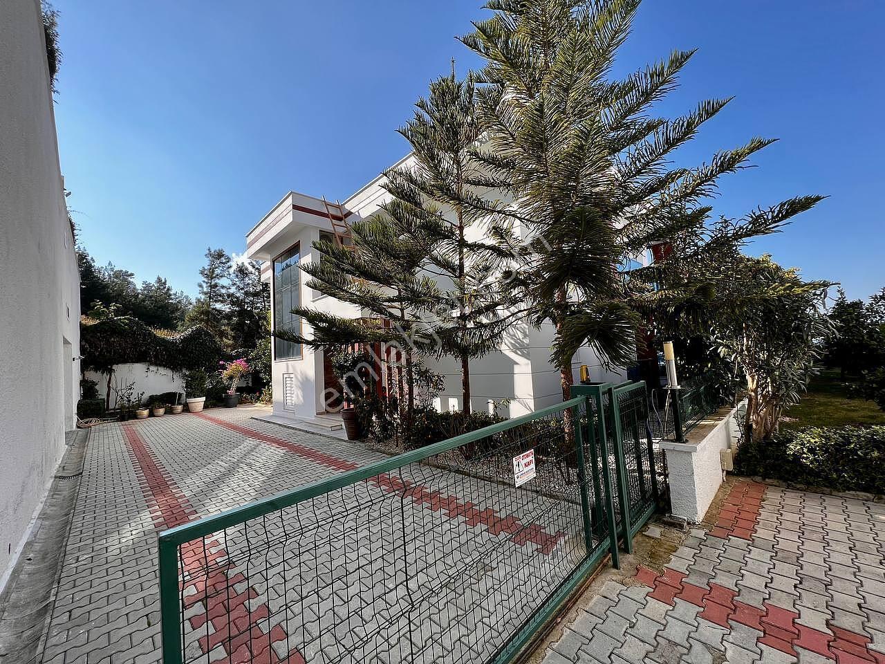 Alanya'da Deniz Ve Şehir Manzaralı Şık Tasarımlı Villa - Görsel 15
