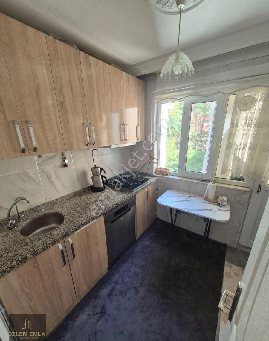 Bandırma Hacı Yusuf Mahallesinde 115 M2 2+1 Deniz Manzaralı Satılık Full Tadilatlı Daire