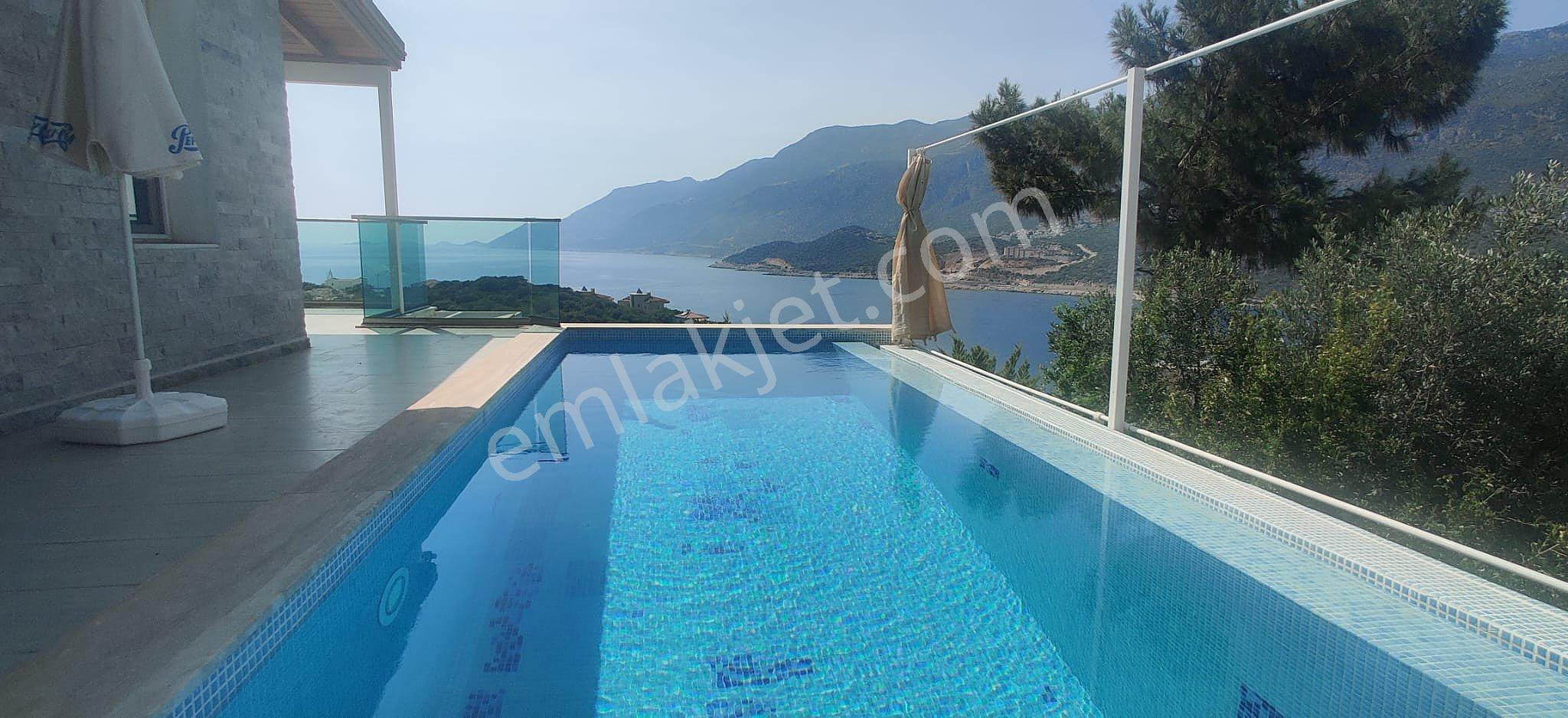 Antalya Kaş Yarımadası'nda Yatırıma Uygun 2+1 Eşyalı Villalar - Görsel 24