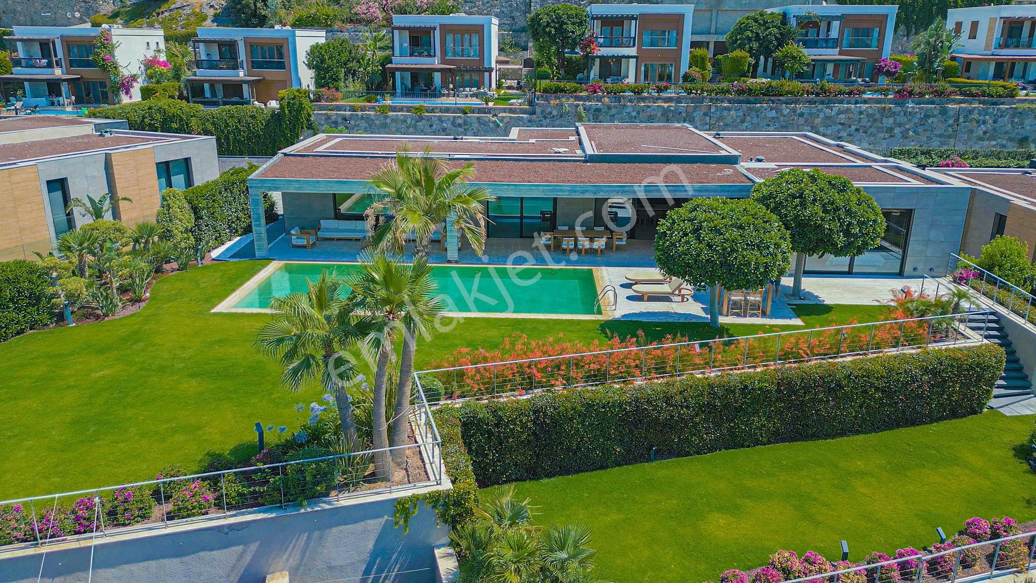 Yalıkavak’ta Özel Plajlı Sitede Eşsiz Deniz Manzaralı Malikane - Görsel 2