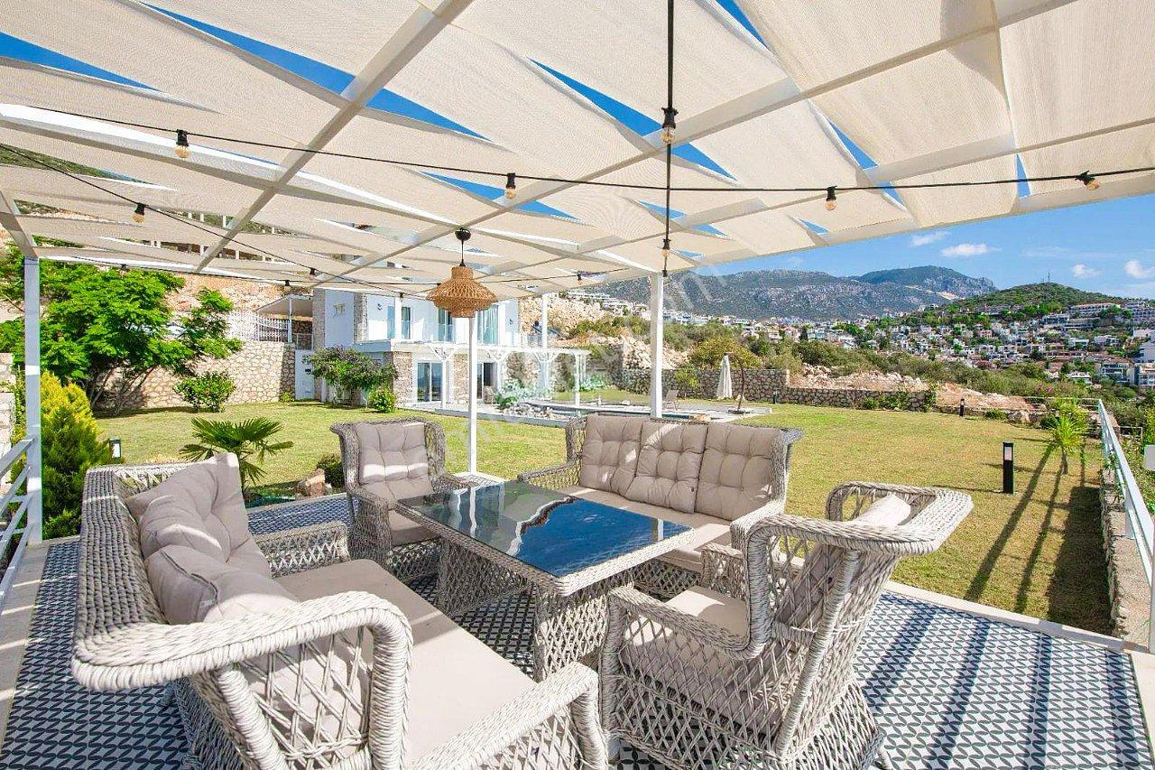 Kaş Kalkan’da Denize Sıfır Full Eşyalı Lüks Villa - Görsel 4