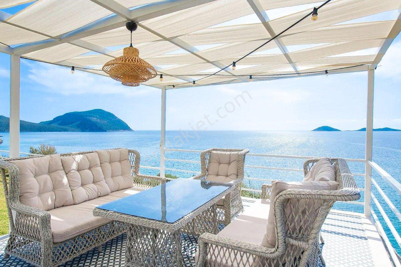 Kaş Kalkan’da Denize Sıfır Full Eşyalı Lüks Villa - Görsel 6
