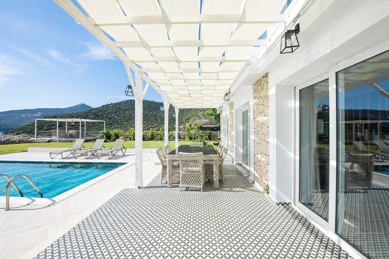 Kaş Kalkan’da Denize Sıfır Full Eşyalı Lüks Villa - Görsel 2