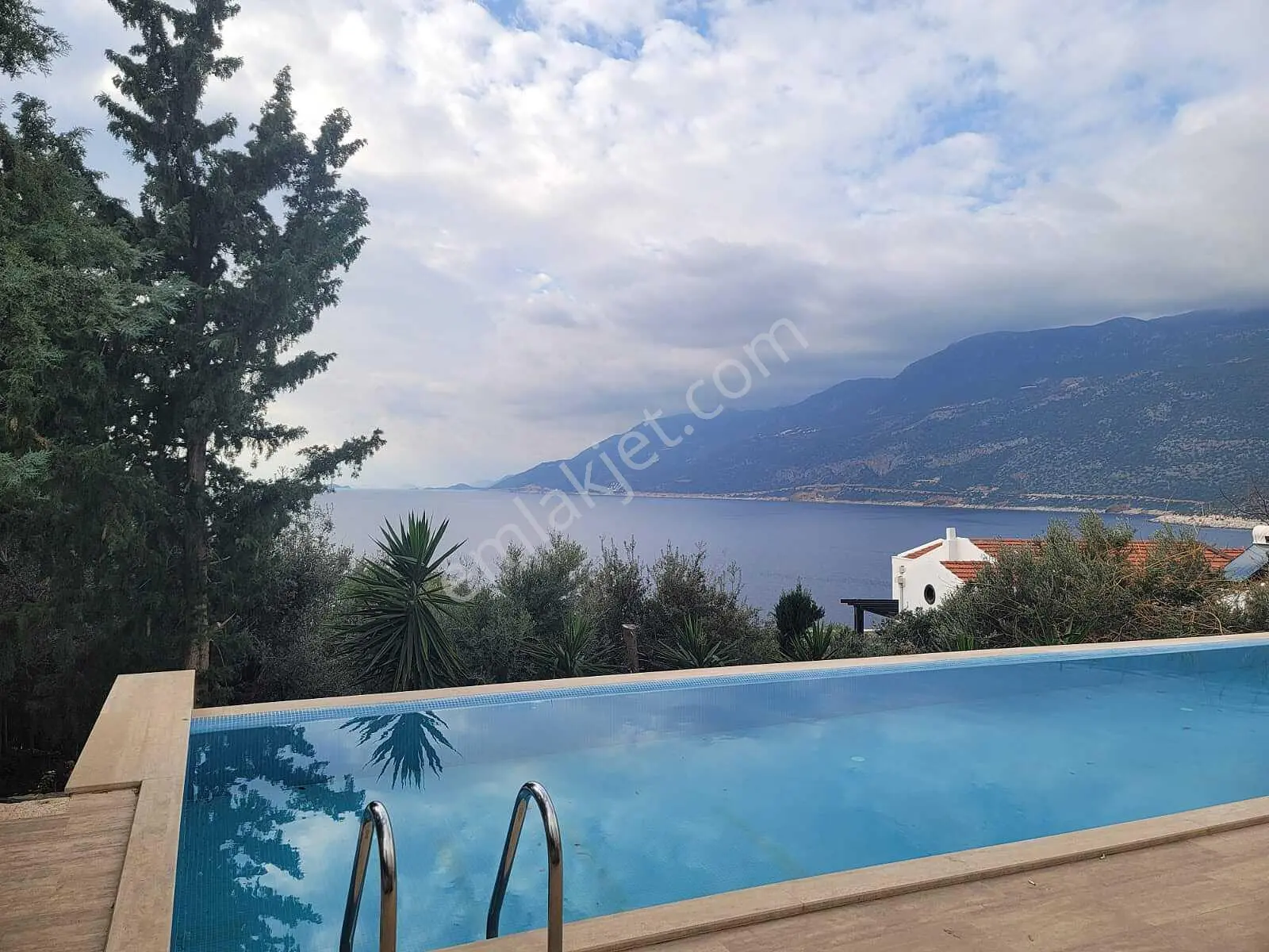 Kaş'ta Kısa Dönem Kiralamaya Uygun Deniz Manzaralı 4+1 Villa - Görsel 3