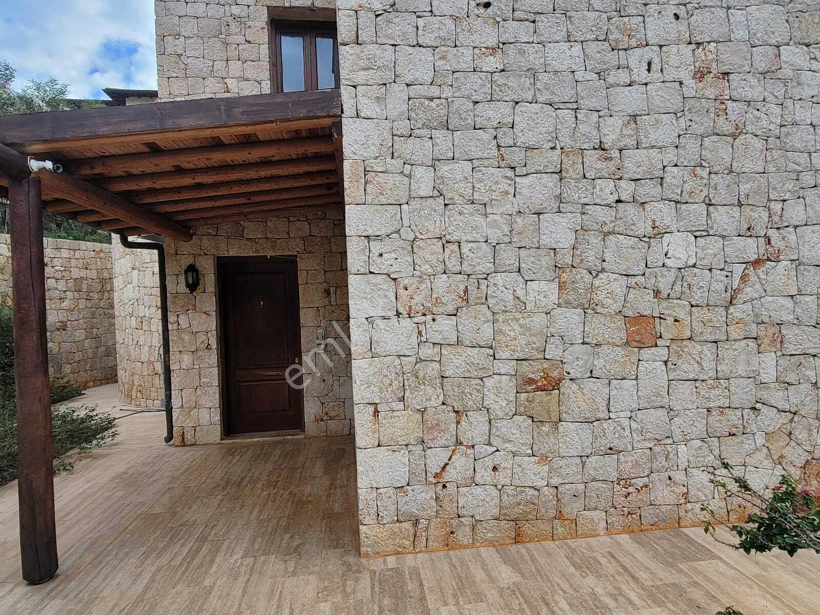 Kaş'ta Kısa Dönem Kiralamaya Uygun Deniz Manzaralı 4+1 Villa - Görsel 6