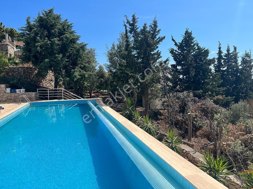 Kaş'ta Kısa Dönem Kiralamaya Uygun Deniz Manzaralı 4+1 Villa - Görsel 12