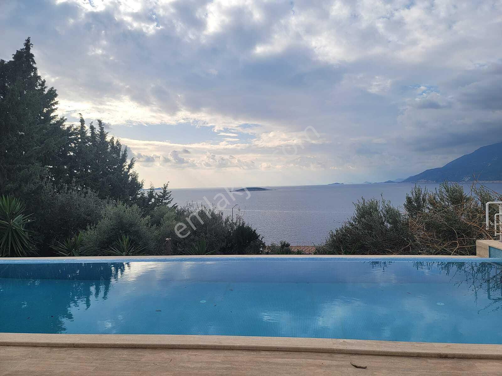 Kaş'ta Kısa Dönem Kiralamaya Uygun Deniz Manzaralı 4+1 Villa - Görsel 7