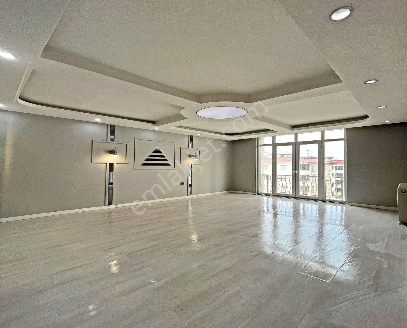 Bahçeşehir Lokasyonunda Satılık 2+1 Lüks Daire - Görsel 2