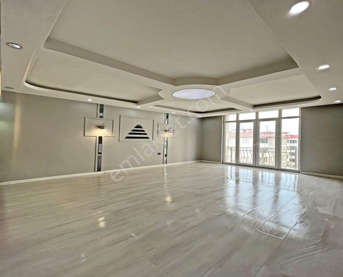 Bahçeşehir Lokasyonunda Satılık 2+1 Lüks Daire - Görsel 3