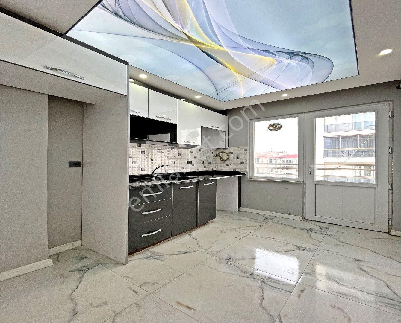 Bahçeşehir Lokasyonunda Satılık 2+1 Lüks Daire - Görsel 15