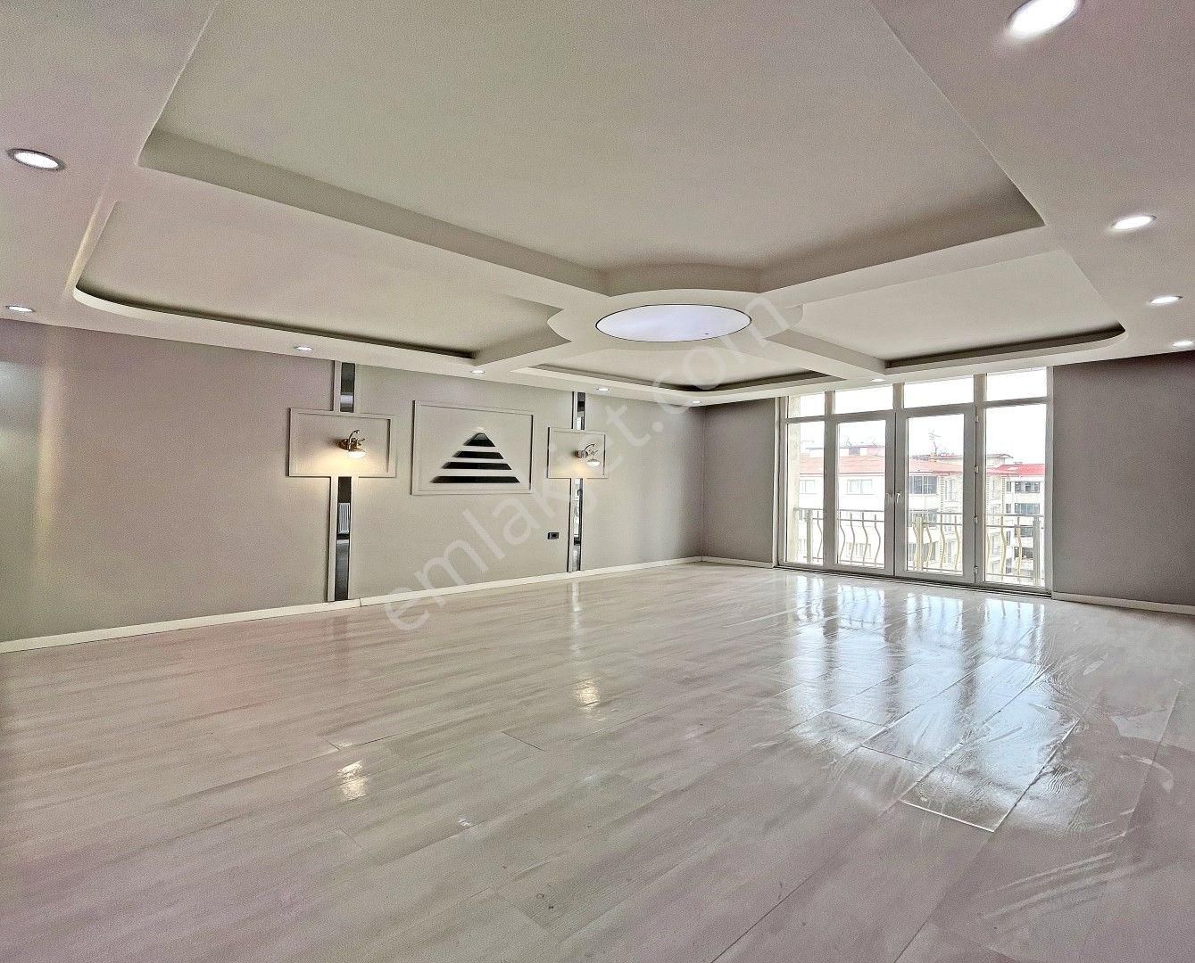 Bahçeşehir Lokasyonunda Satılık 2+1 Lüks Daire - Görsel 4