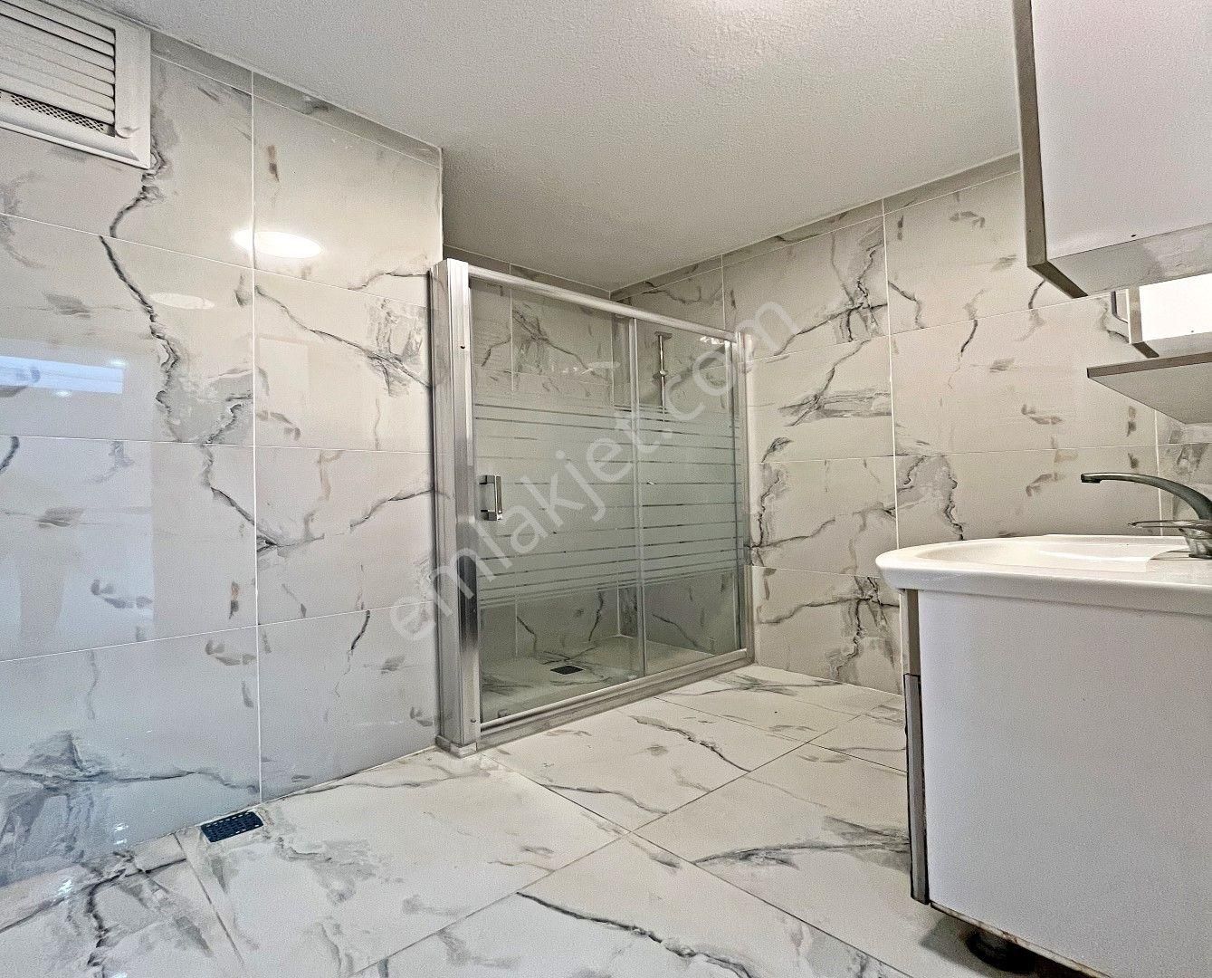 Bahçeşehir Lokasyonunda Satılık 2+1 Lüks Daire - Görsel 17