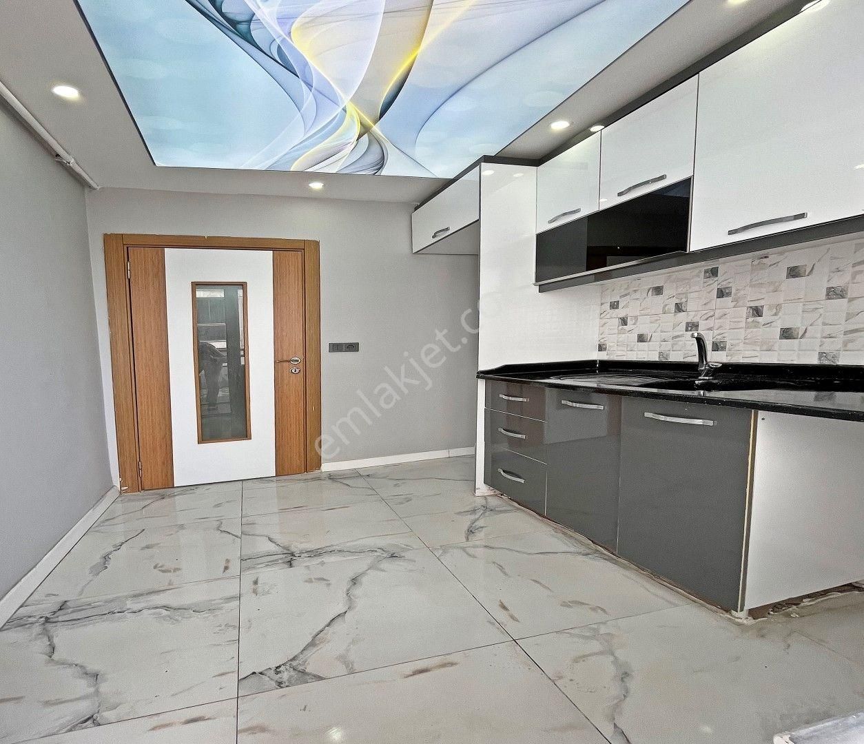 Bahçeşehir Lokasyonunda Satılık 2+1 Lüks Daire - Görsel 14