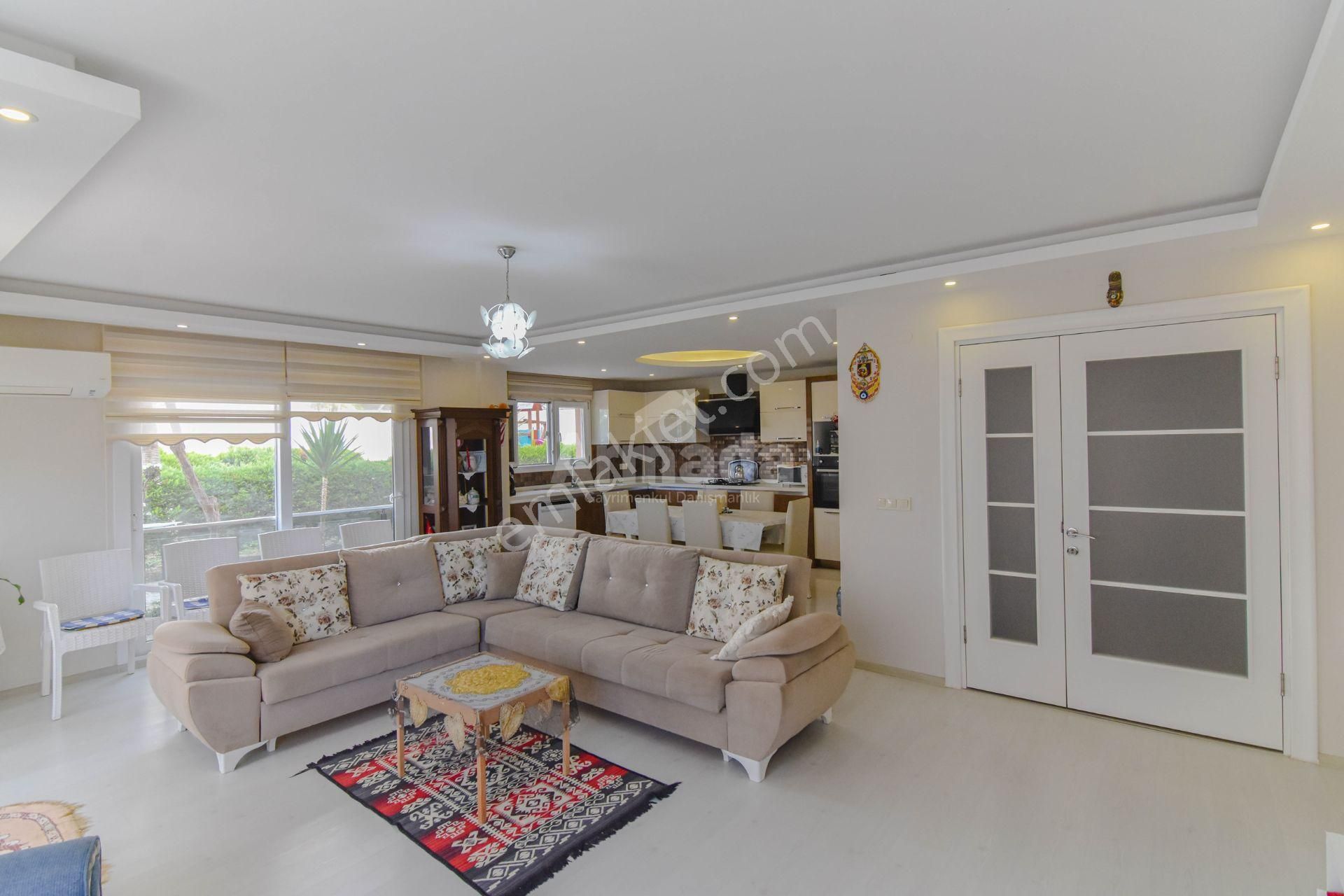 Kuşadası Değirmendere'de Kısmi Deniz Manzaralı Satılık 3+1 Daire - Görsel 2