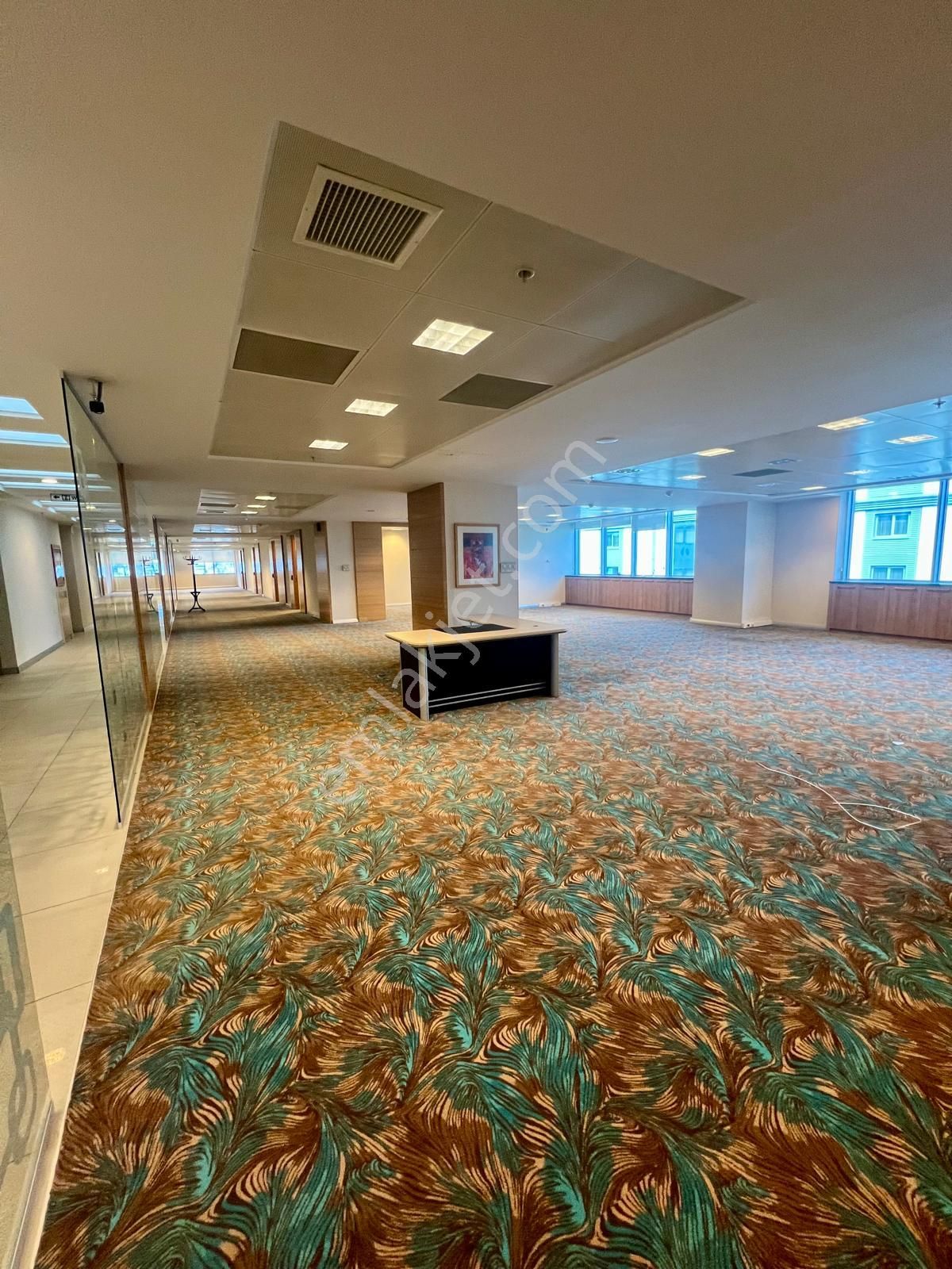 Bahçelievler Basıneksperss 'de Kiralık Prestijli Ofis Plaza Katı - Görsel 2