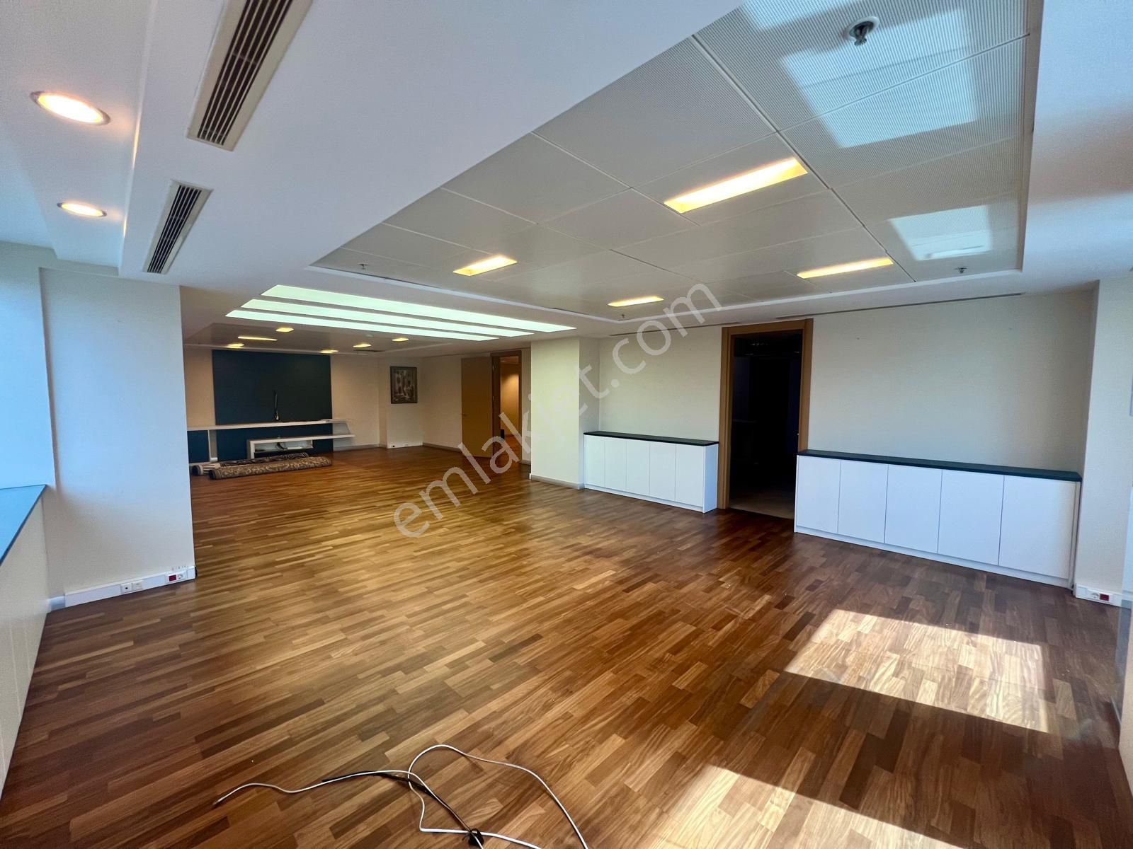 Bahçelievler Basıneksperss 'de Kiralık Prestijli Ofis Plaza Katı