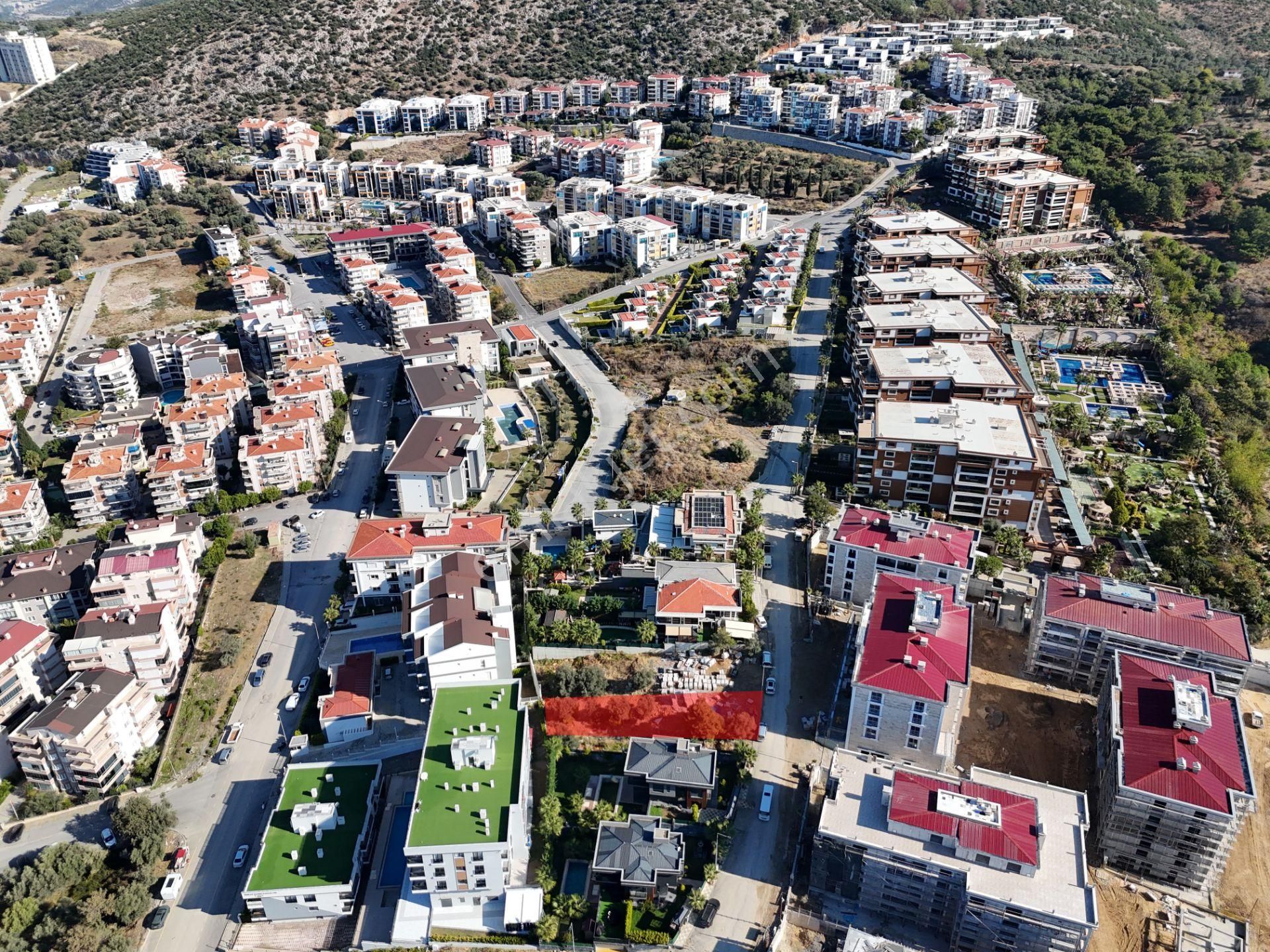 Kuşadası Ege Mahallesi’nde Trend Royal Siteleri Önünde Emsalsiz 601 M² Arsa - Görsel 3