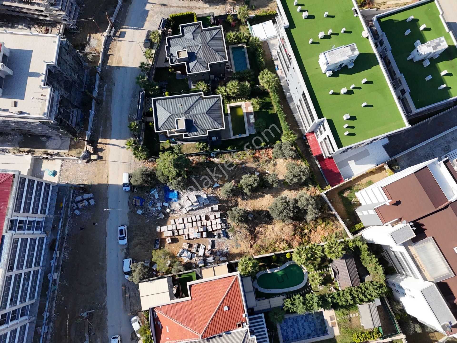 Kuşadası Ege Mahallesi’nde Trend Royal Siteleri Önünde Emsalsiz 601 M² Arsa - Görsel 8