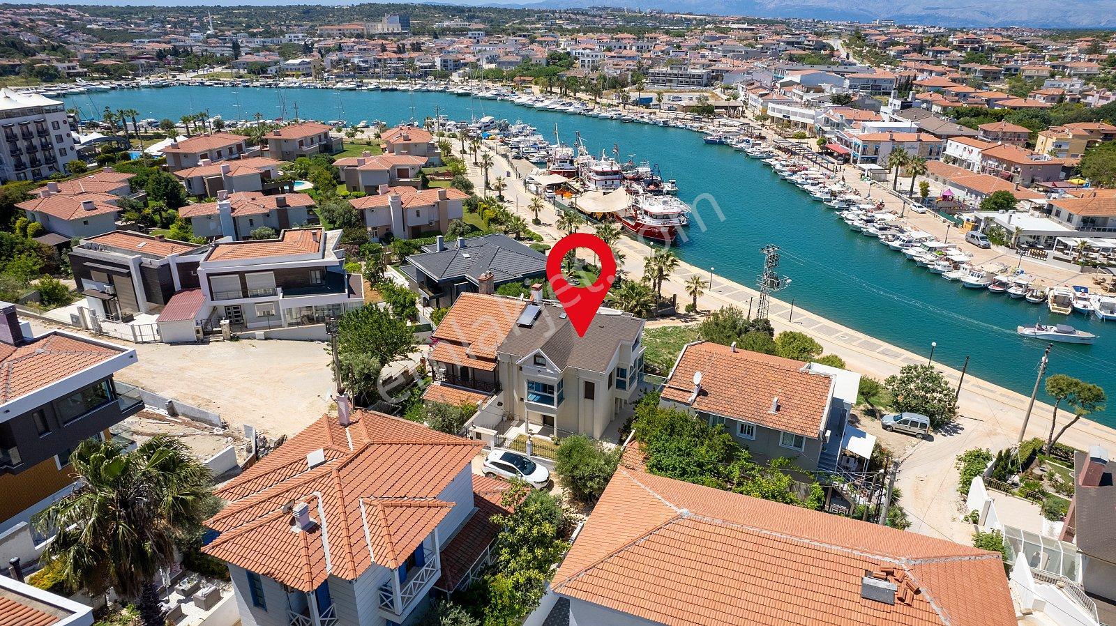 Çeşme Dalyan'da Marinaya Sıfır Deniz Manzaralı Eşyalı Villa - Görsel 3