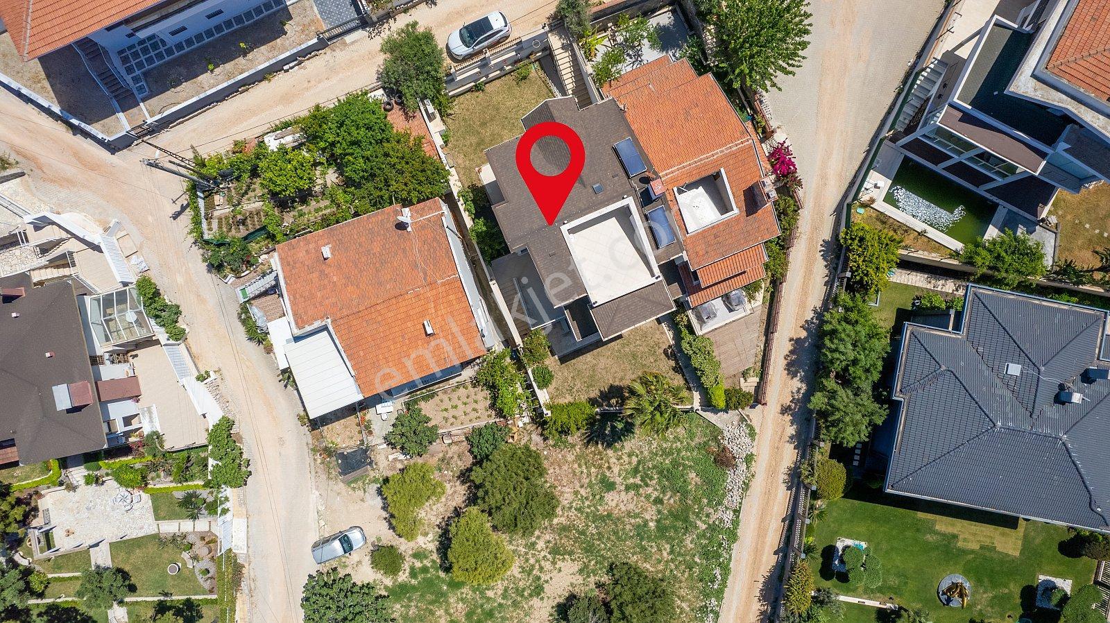 Çeşme Dalyan'da Marinaya Sıfır Deniz Manzaralı Eşyalı Villa - Görsel 4