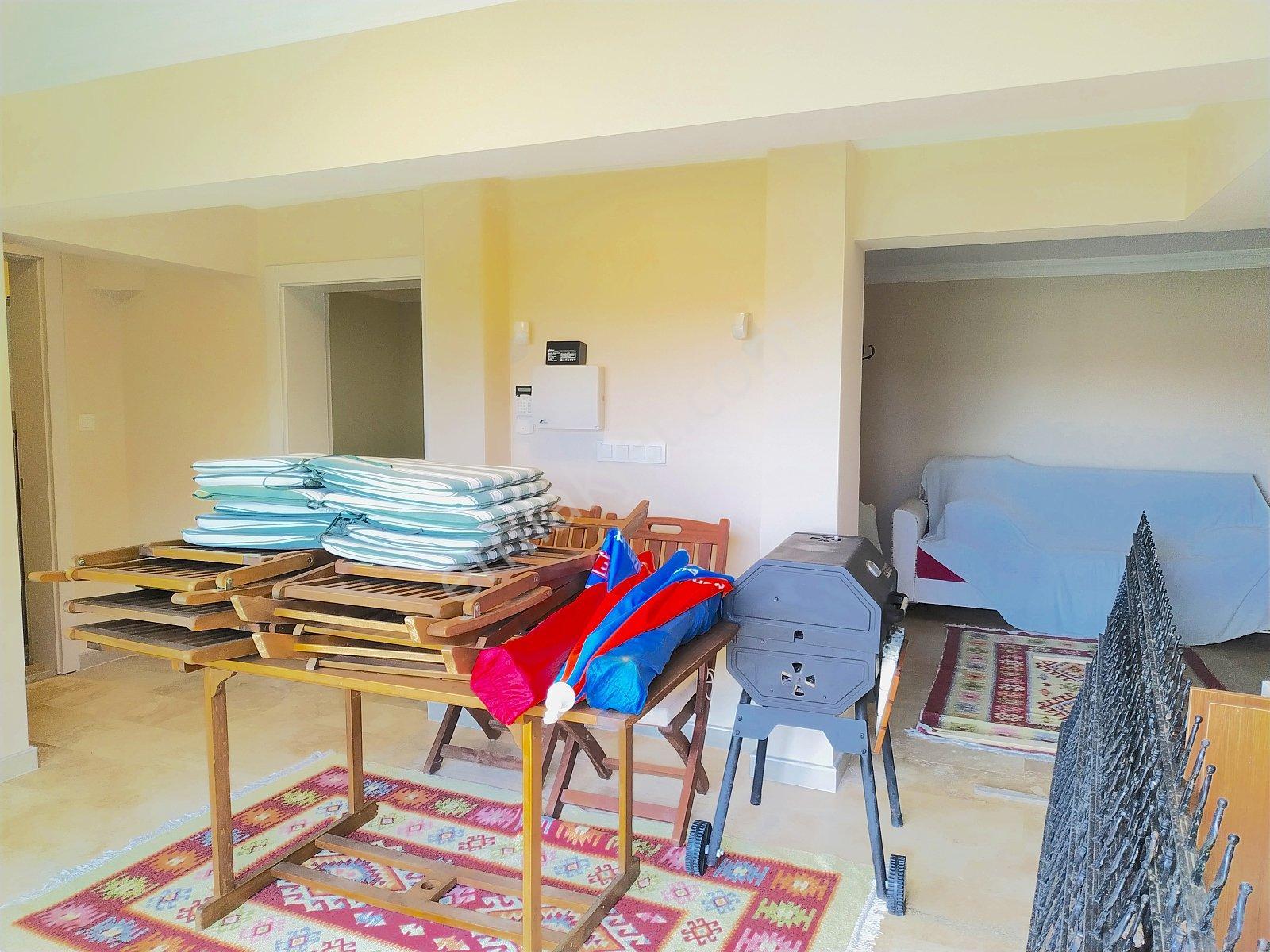 Çeşme Dalyan'da Marinaya Sıfır Deniz Manzaralı Eşyalı Villa - Görsel 13