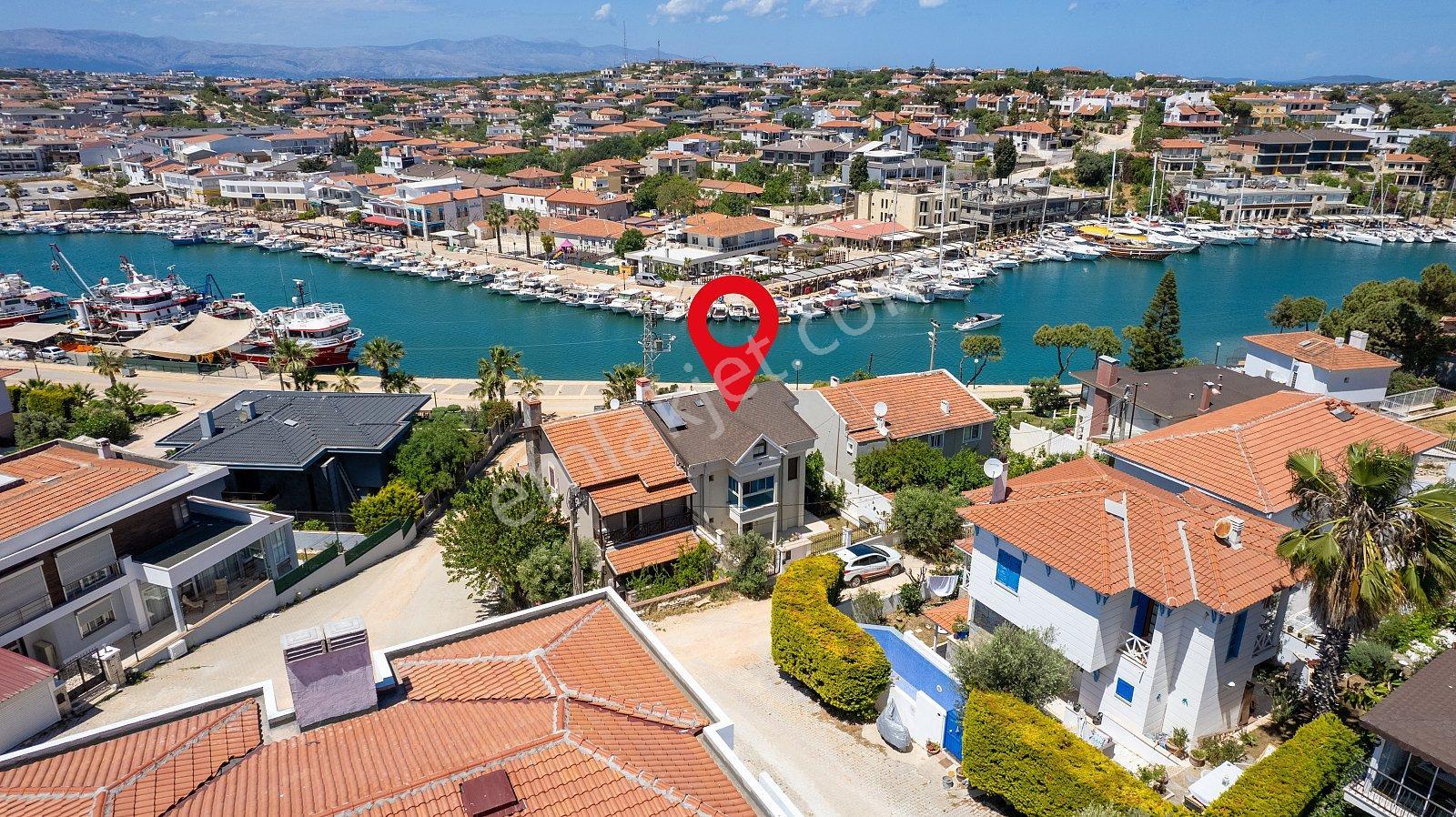Çeşme Dalyan'da Marinaya Sıfır Deniz Manzaralı Eşyalı Villa - Görsel 26