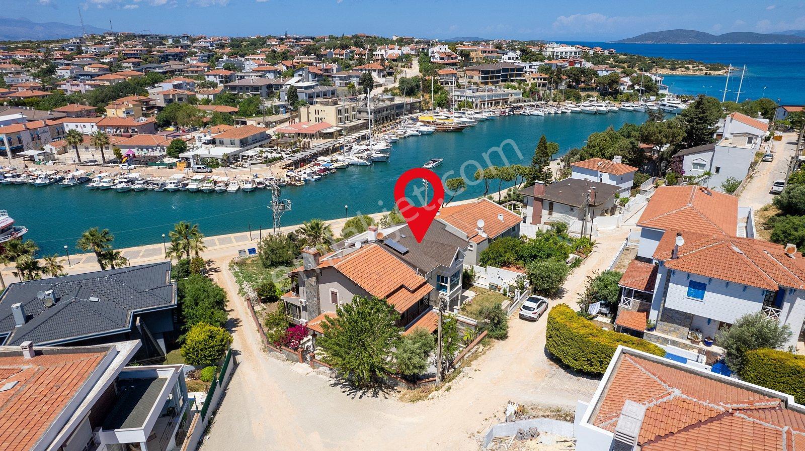 Çeşme Dalyan'da Marinaya Sıfır Deniz Manzaralı Eşyalı Villa - Görsel 29
