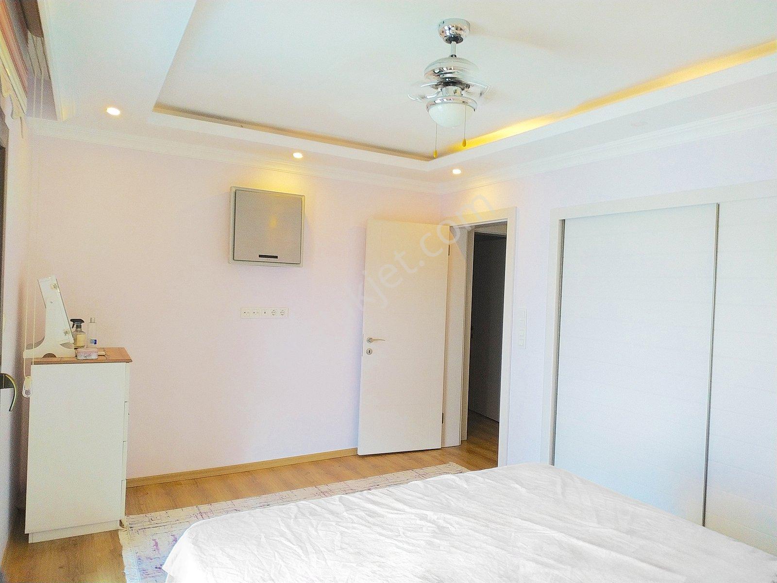 Çeşme Dalyan'da Marinaya Sıfır Deniz Manzaralı Eşyalı Villa - Görsel 10