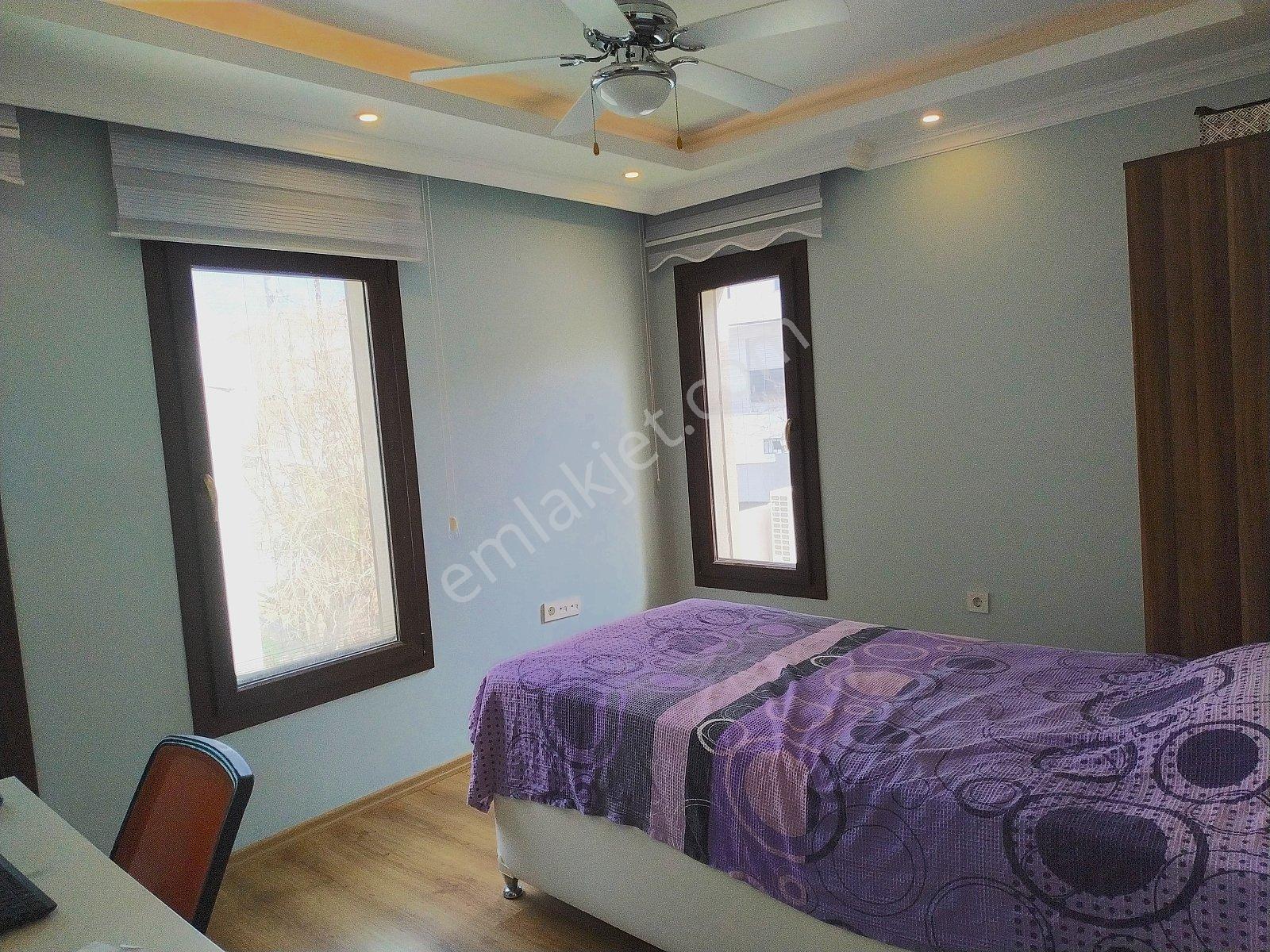 Çeşme Dalyan'da Marinaya Sıfır Deniz Manzaralı Eşyalı Villa - Görsel 7