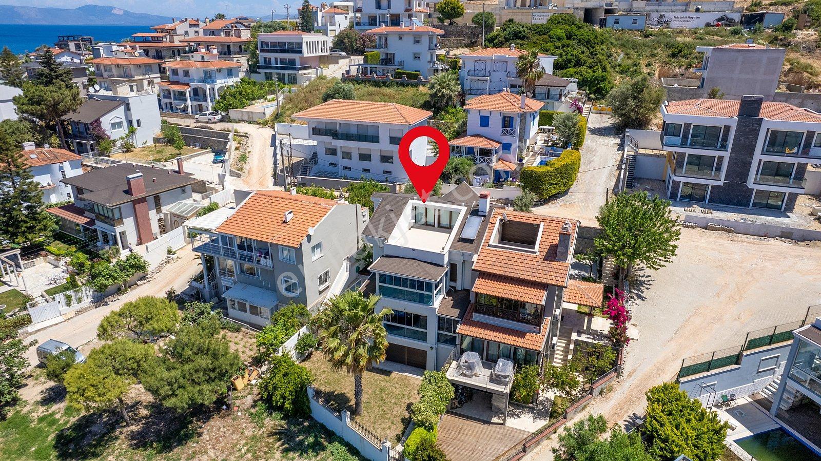 Çeşme Dalyan'da Marinaya Sıfır Deniz Manzaralı Eşyalı Villa - Görsel 18