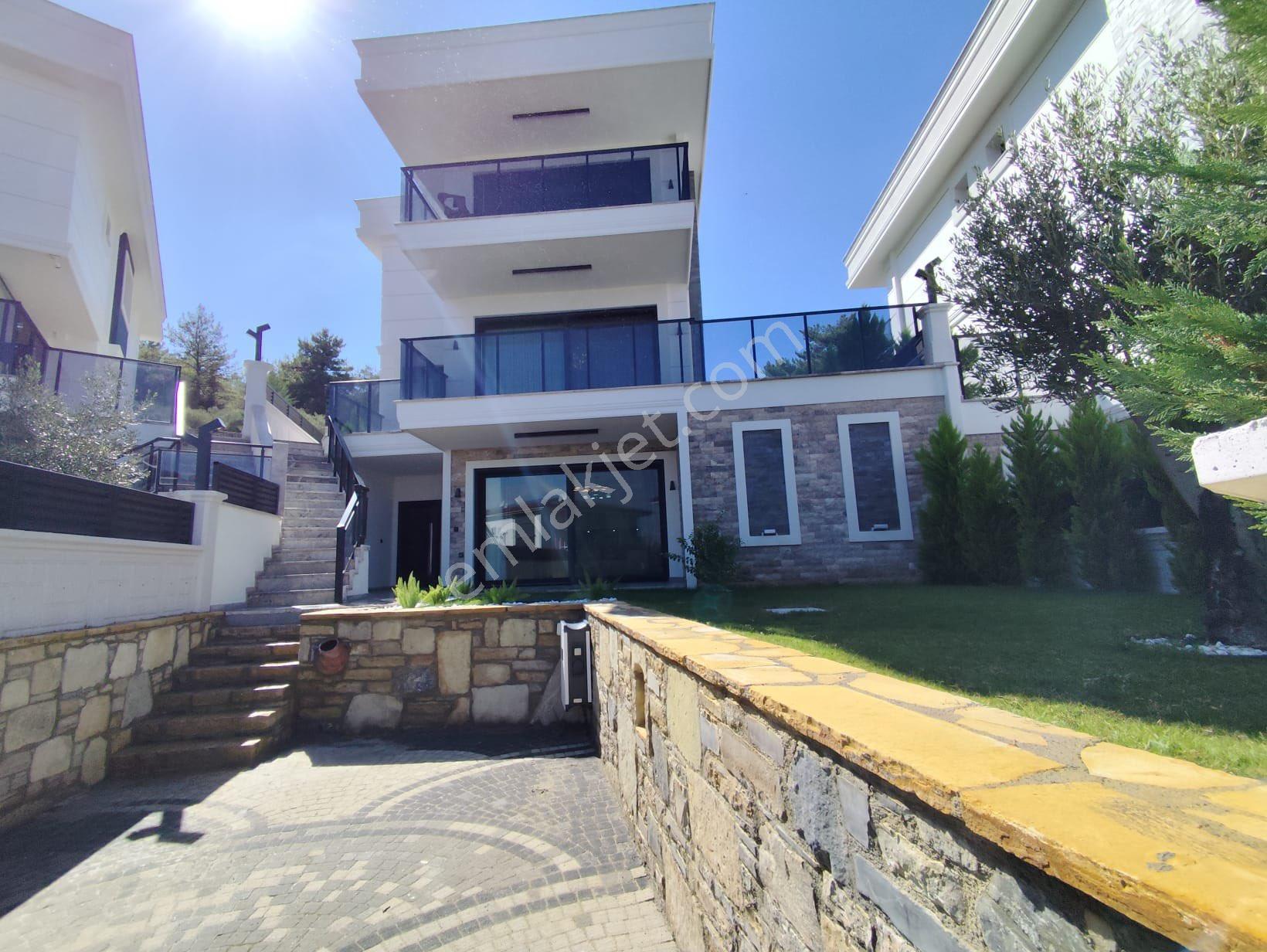 Davutlar'ın En Donanımlı Villası! Müstakil Özel Havuzlu 5+2 Satılık Villa - Görsel 33