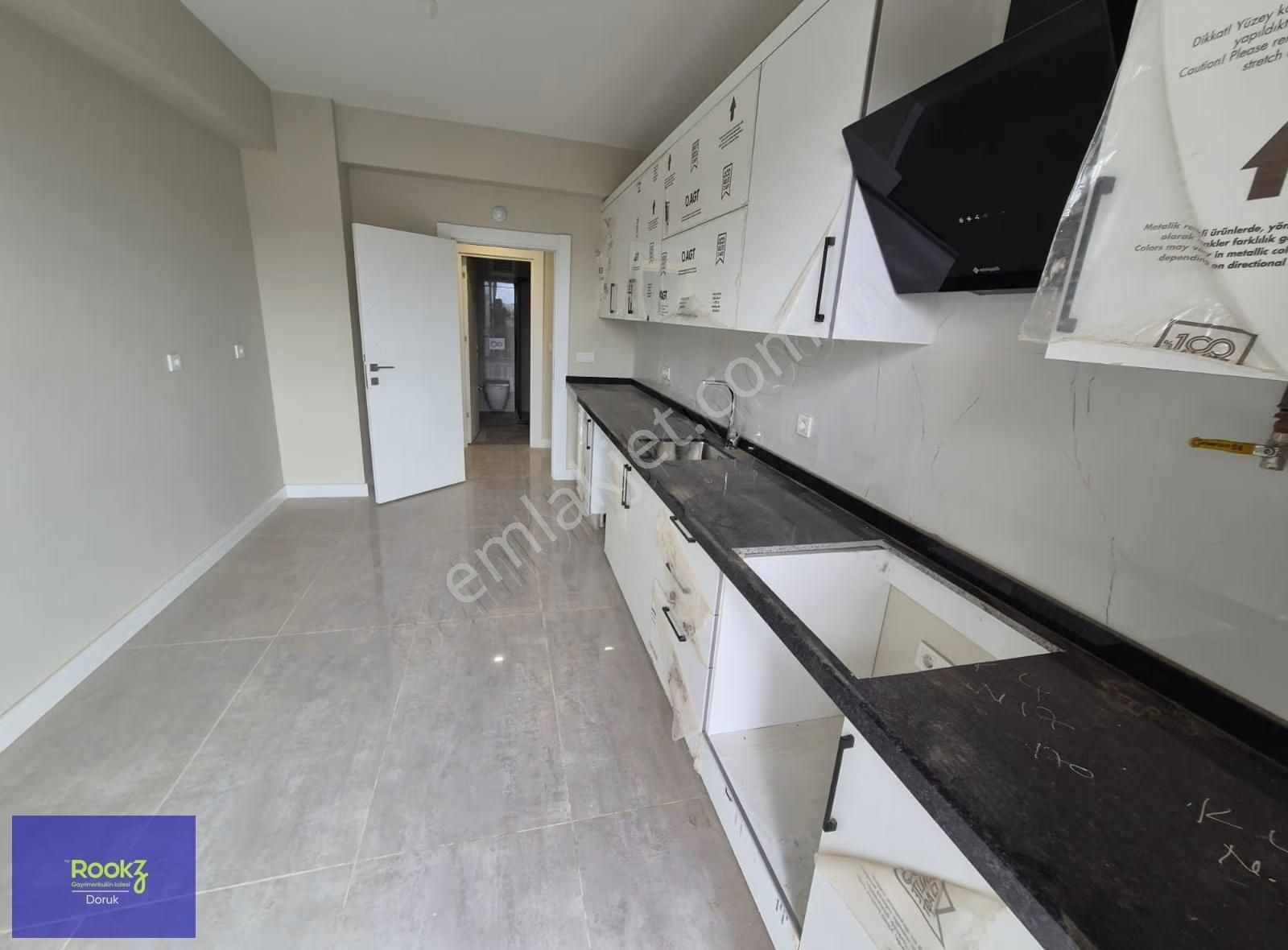 Rookzdoruk'dan Necipfazıl'da Yüksek Şerifiyeli Merkezi Konum 3+1 - Görsel 24