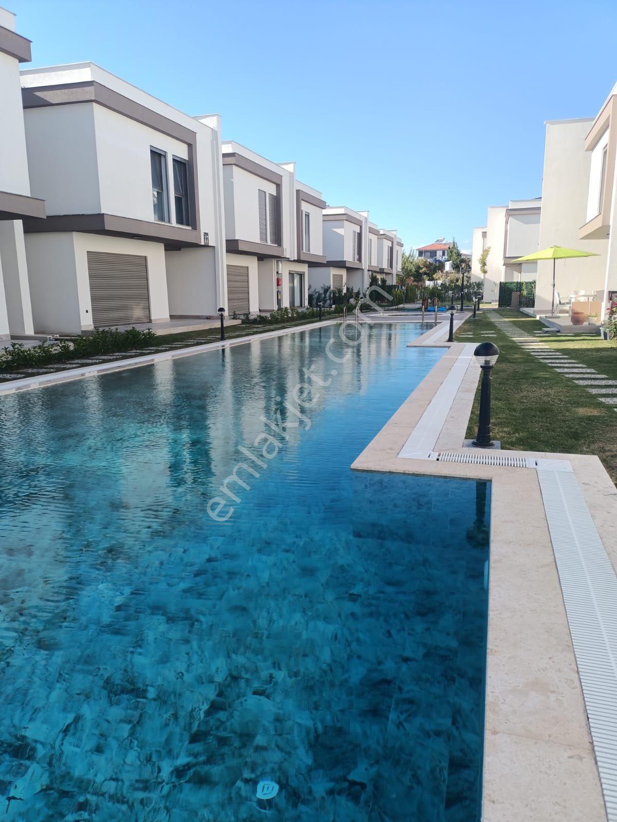 Sitenin En Güzel Villası! Denize 800 Metre 3+1 Lüks Satılık Villa - Görsel 21