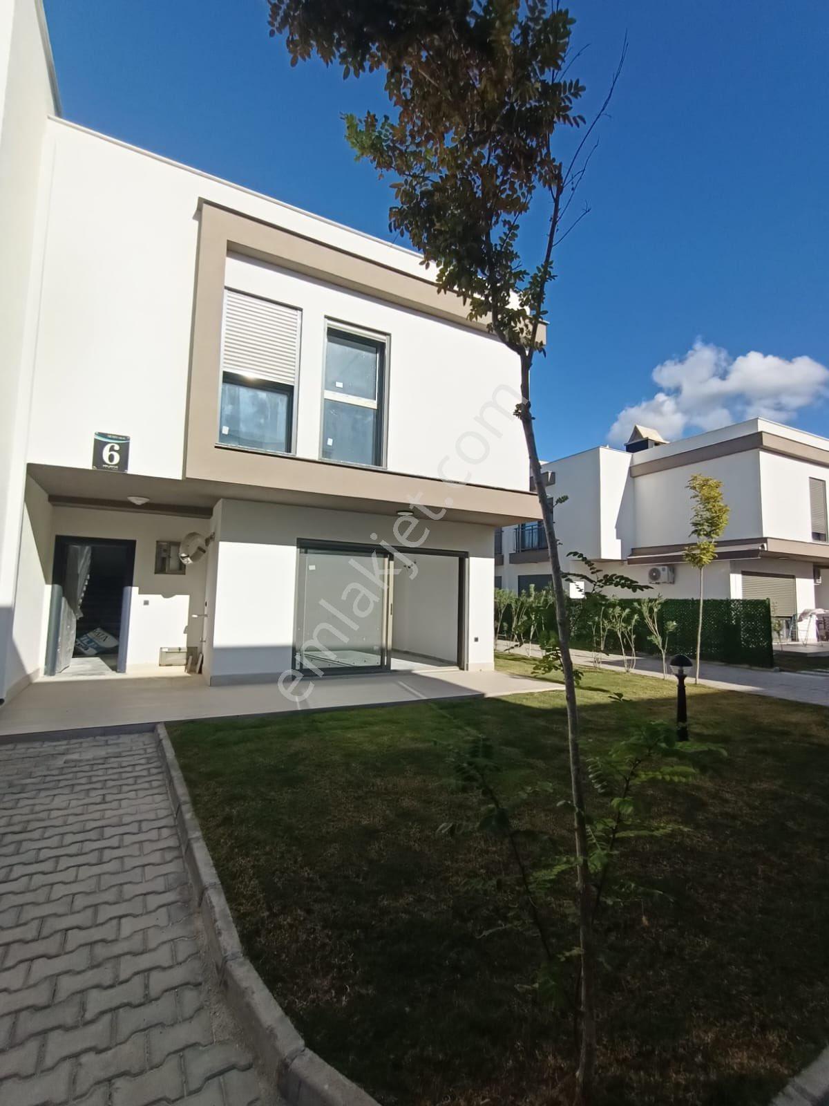 Sitenin En Güzel Villası! Denize 800 Metre 3+1 Lüks Satılık Villa - Görsel 19