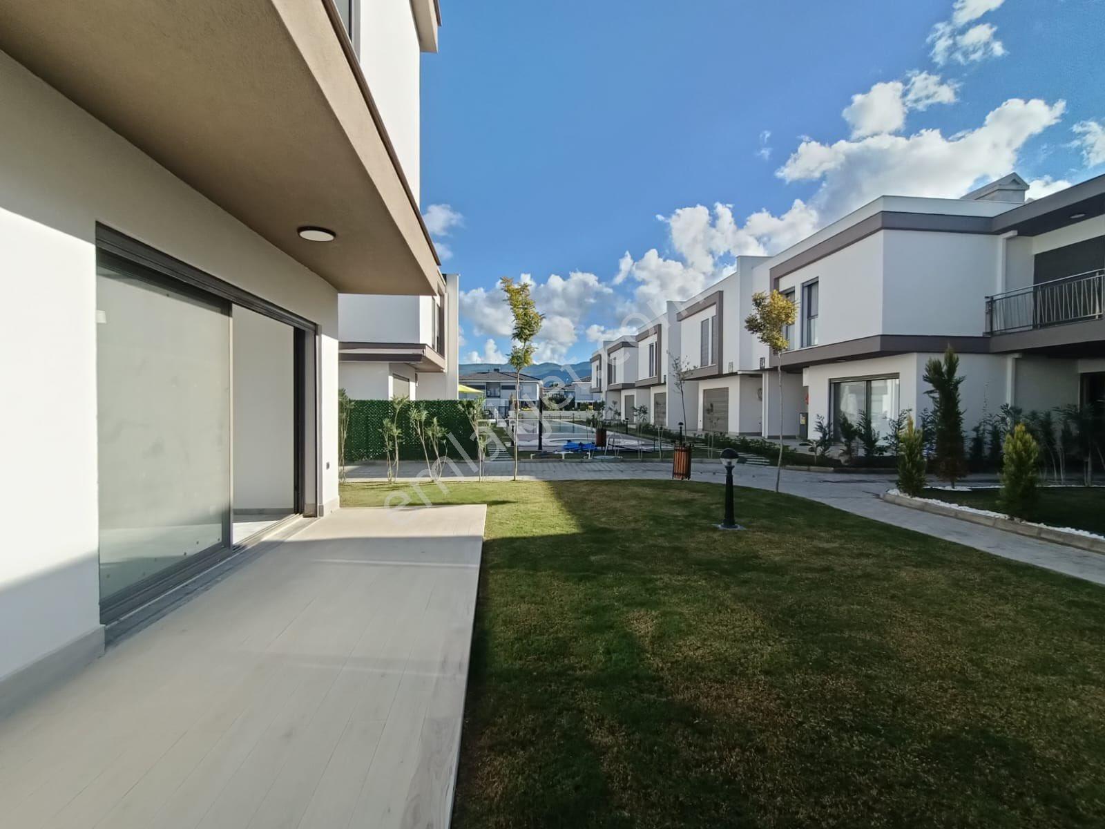 Sitenin En Güzel Villası! Denize 800 Metre 3+1 Lüks Satılık Villa - Görsel 18