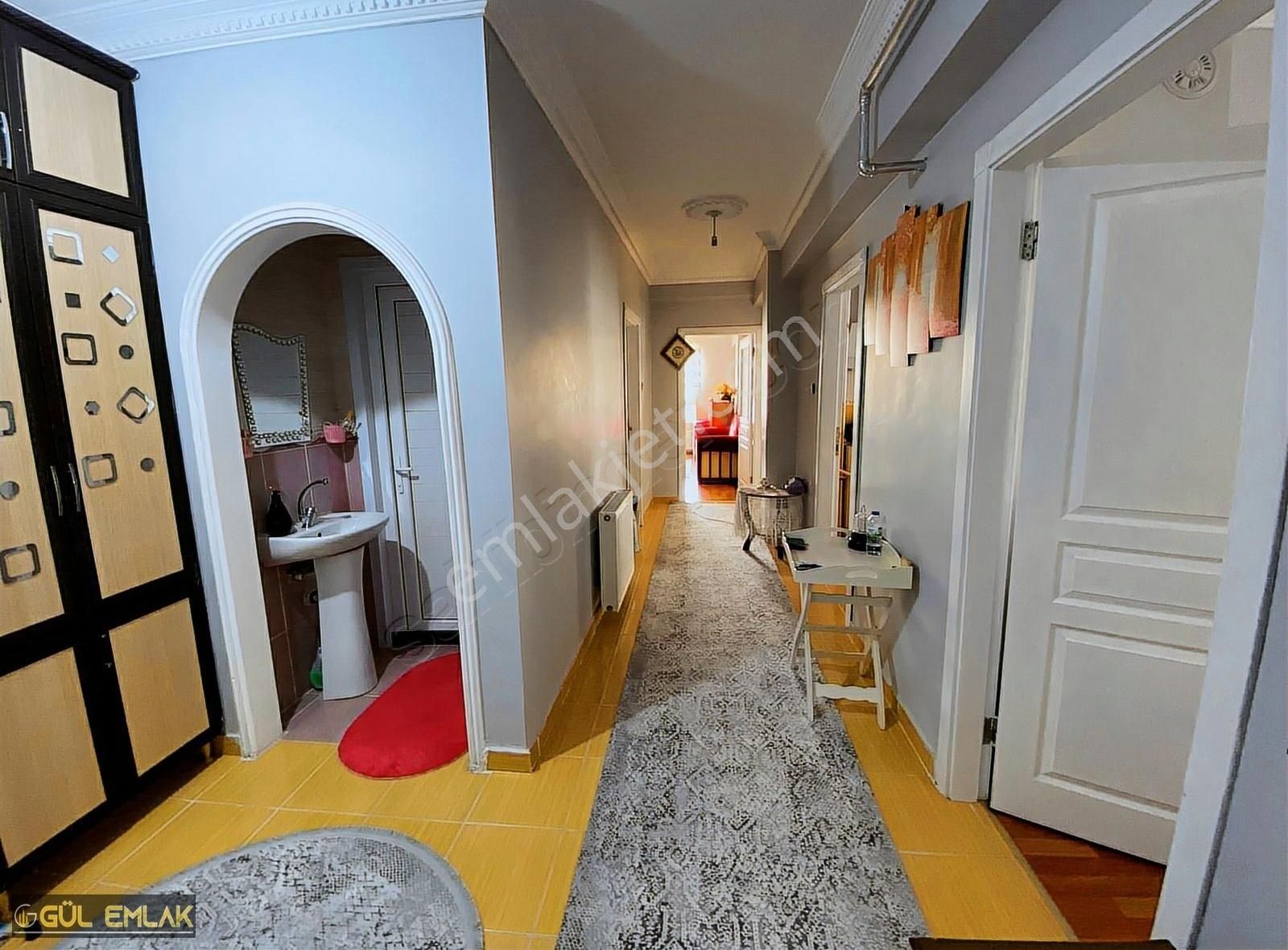 Karapürçek Eyyüp Camii Mevki Cadde Üzeri 3.kat Ön Cephe 3+1 Dair - Görsel 4