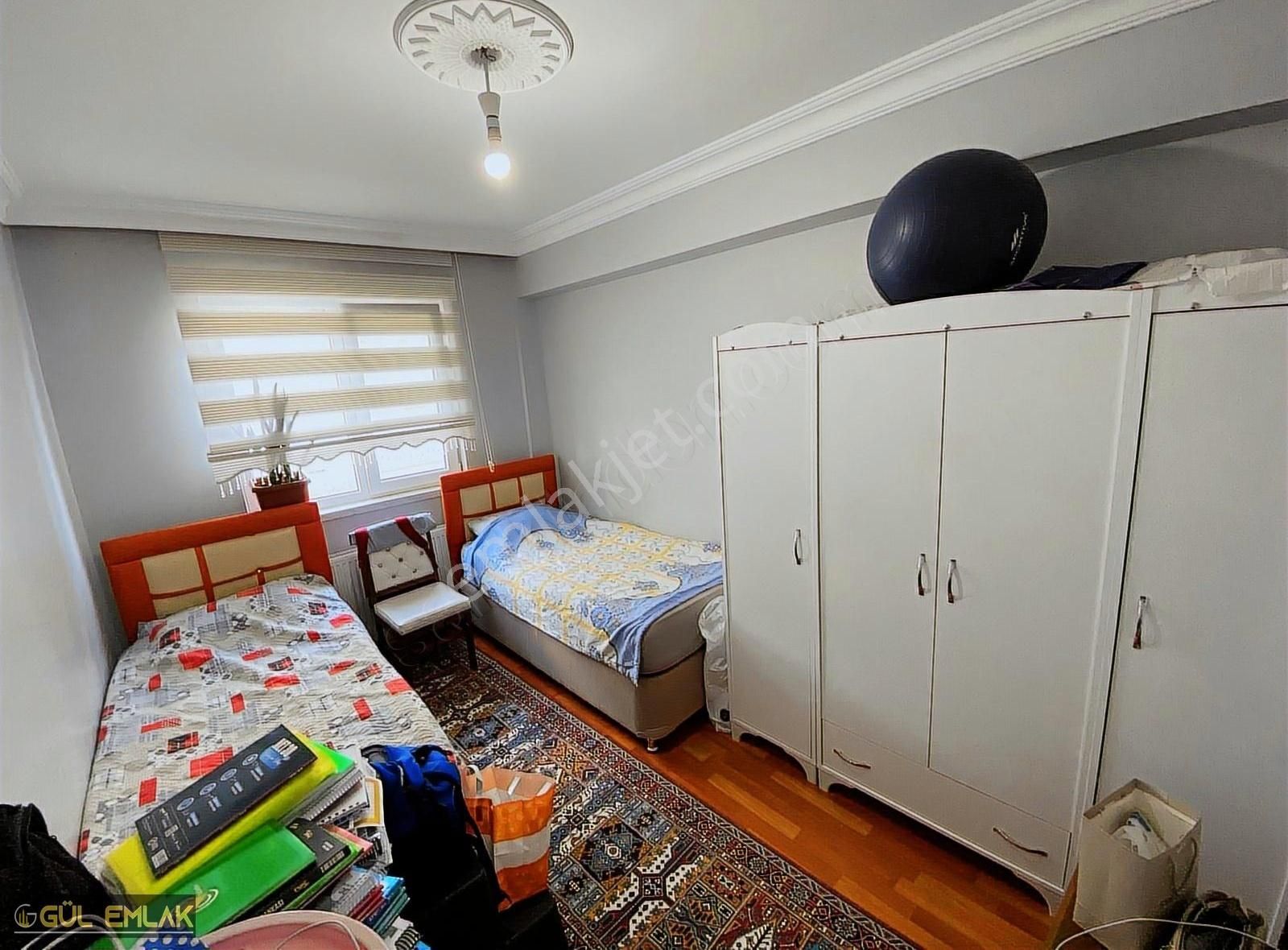 Karapürçek Eyyüp Camii Mevki Cadde Üzeri 3.kat Ön Cephe 3+1 Dair - Görsel 2