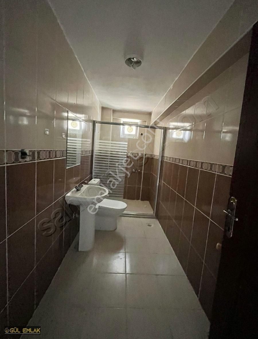 Karapürçek Cadde Üzeri Ön Cephe Katta Asansörlü 135 Mt 3+1 Daire