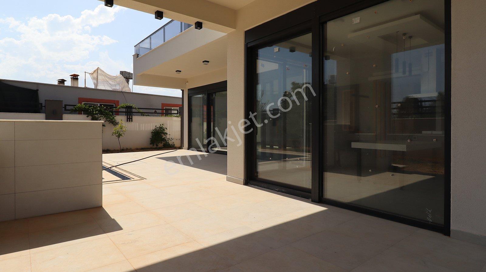 Antalya Döşemealtı Zengin Özellikli Müstakil Villa - Görsel 12