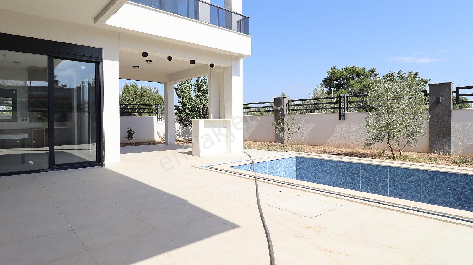 Antalya Döşemealtı Zengin Özellikli Müstakil Villa - Görsel 9