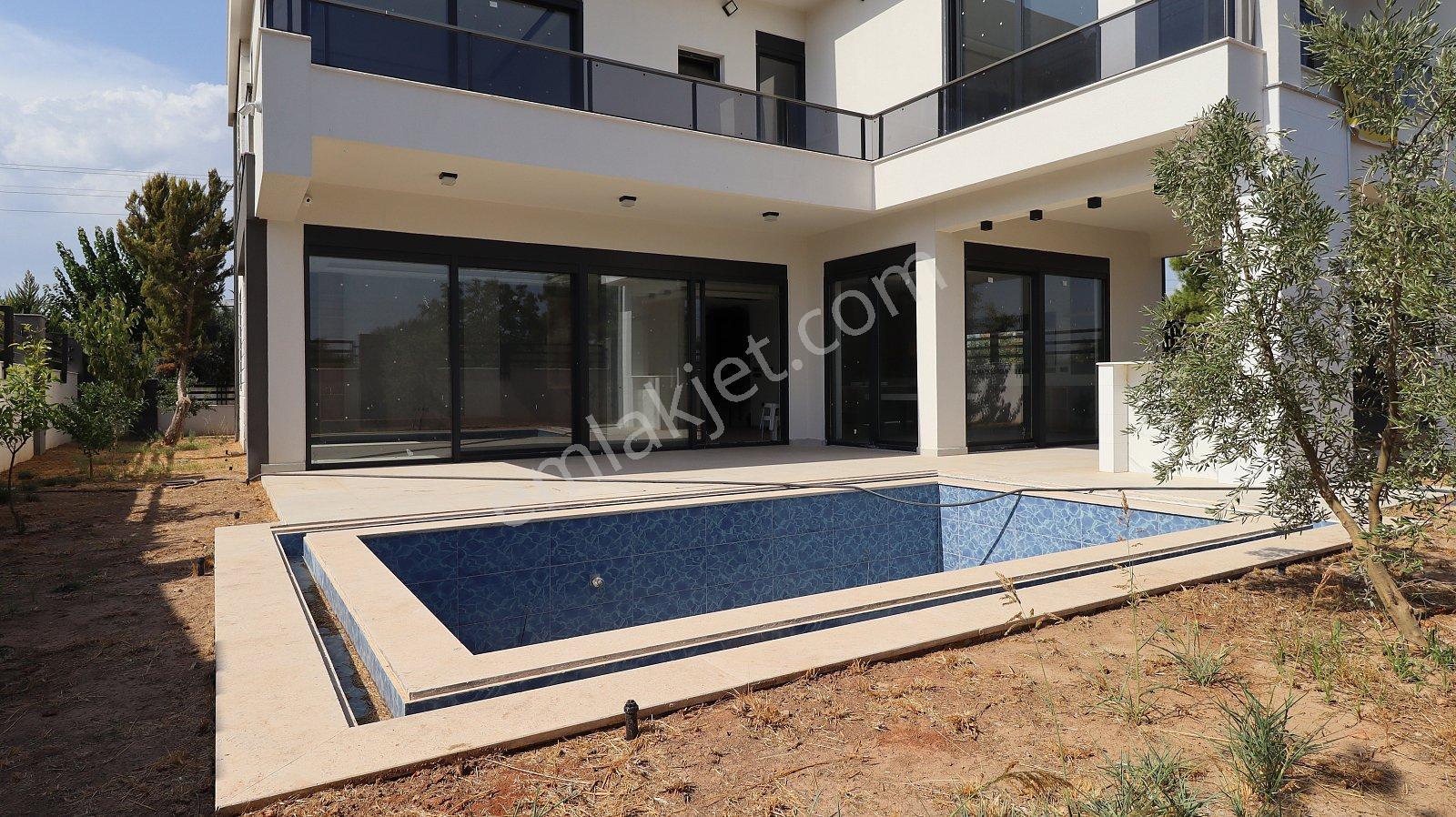 Antalya Döşemealtı Zengin Özellikli Müstakil Villa - Görsel 27