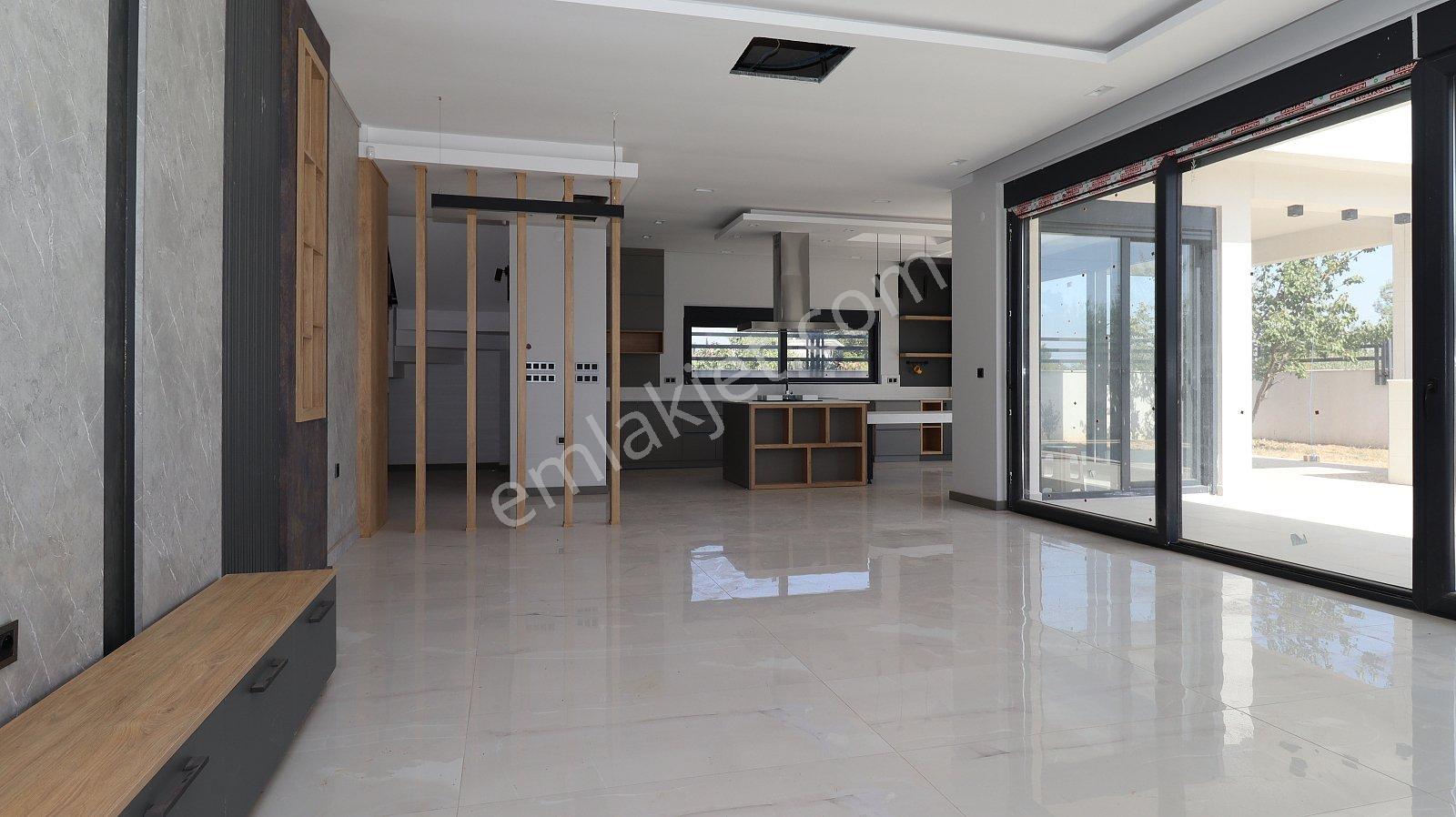 Antalya Döşemealtı Zengin Özellikli Müstakil Villa - Görsel 16
