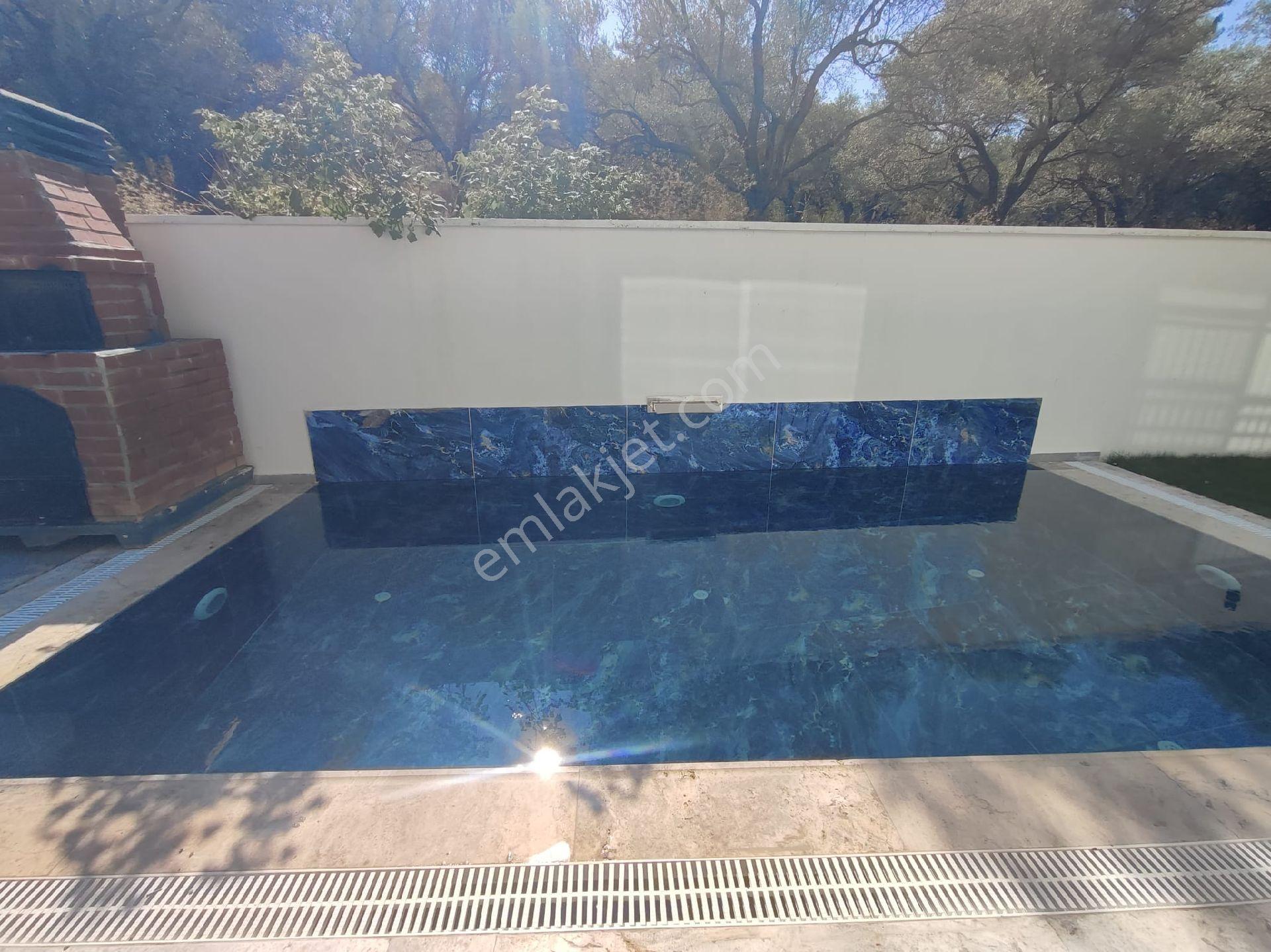 Kuşadası Davutlarda Doğa Ve Deniz Manzaralı Özel Havuzlu 5+2 Sıfır Müstakil Villa - Görsel 5